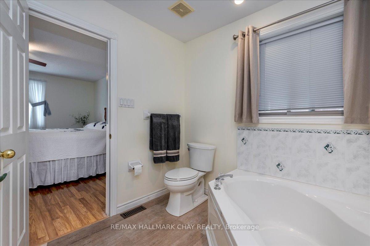 Photo 15 of 190 Pringle Drive, Barrie, Edgehill Drive — HOMEH