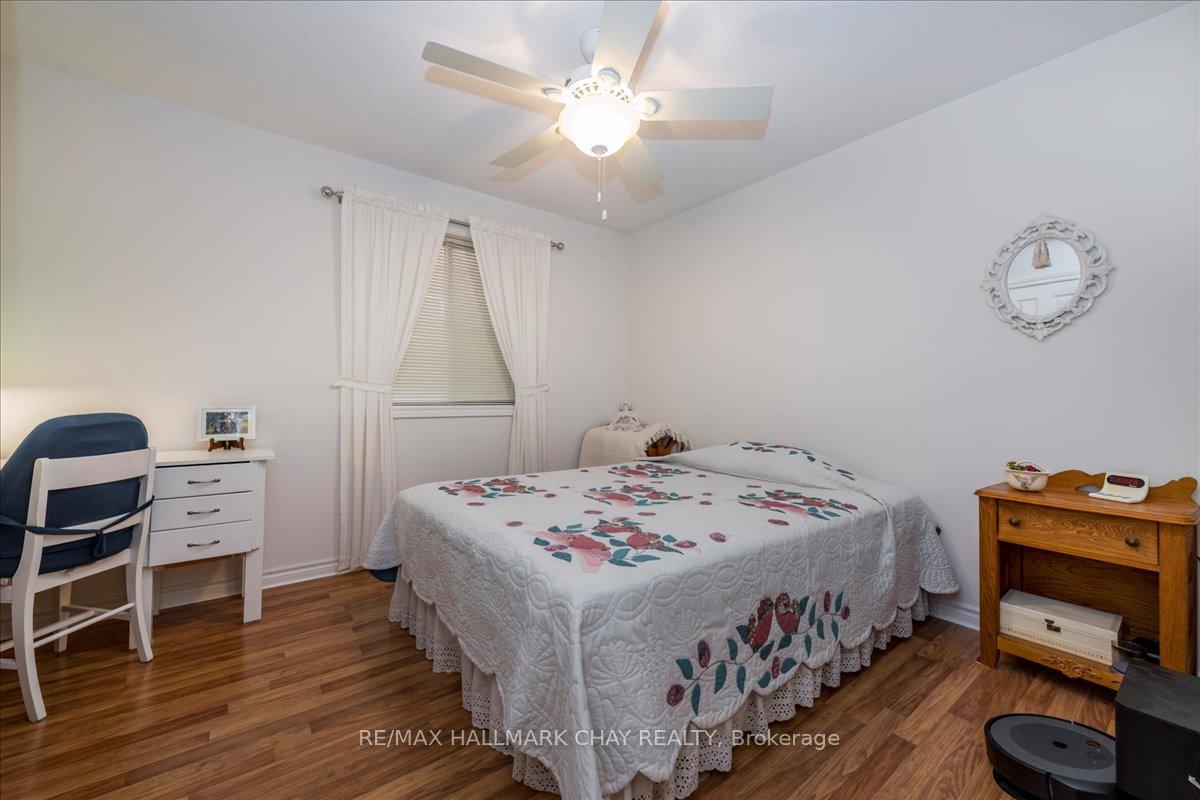 Photo 18 of 190 Pringle Drive, Barrie, Edgehill Drive — HOMEH
