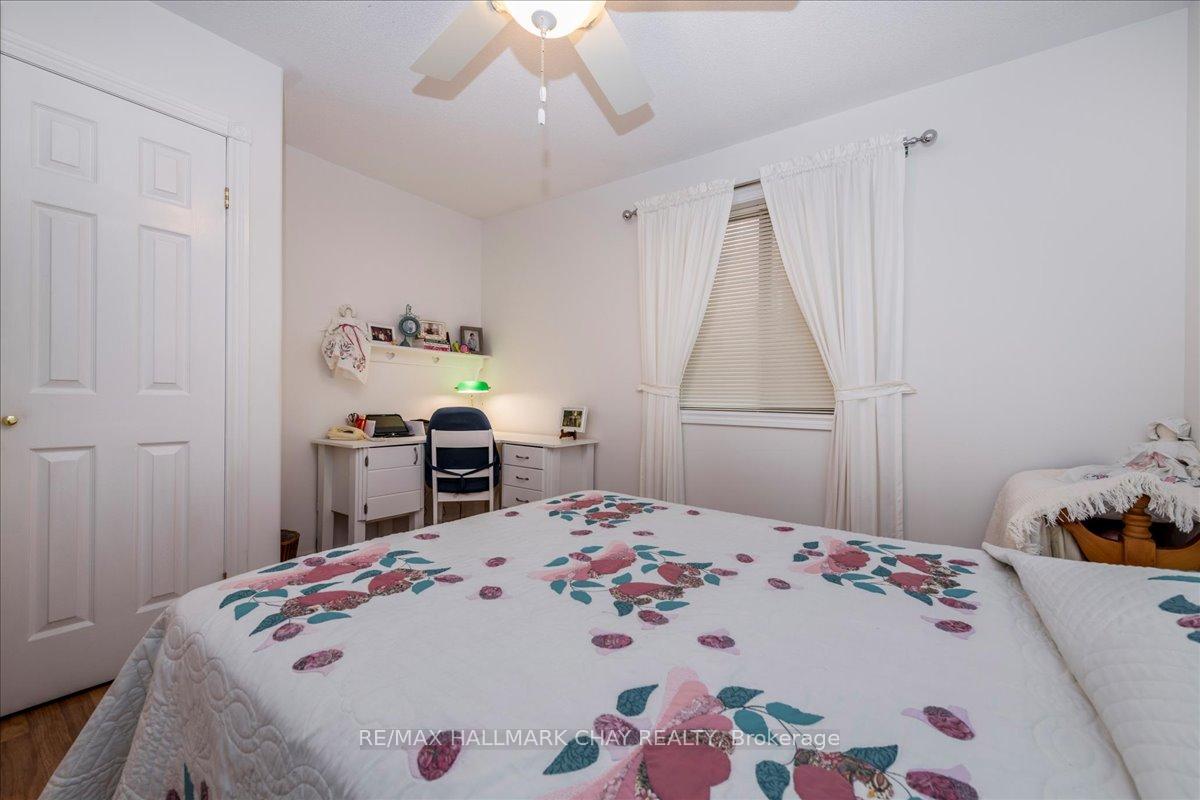 Photo 19 of 190 Pringle Drive, Barrie, Edgehill Drive — HOMEH