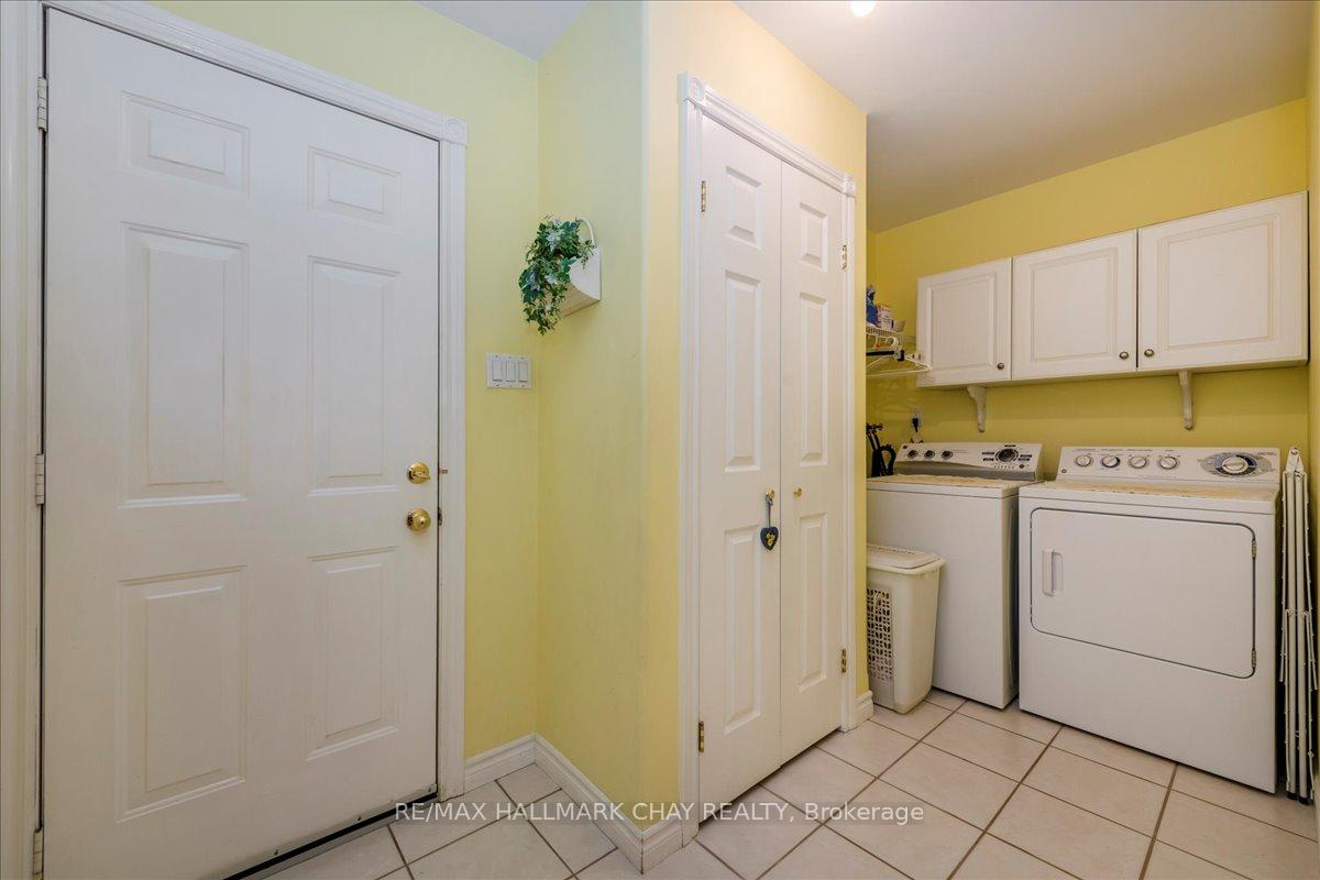 Photo 21 of 190 Pringle Drive, Barrie, Edgehill Drive — HOMEH