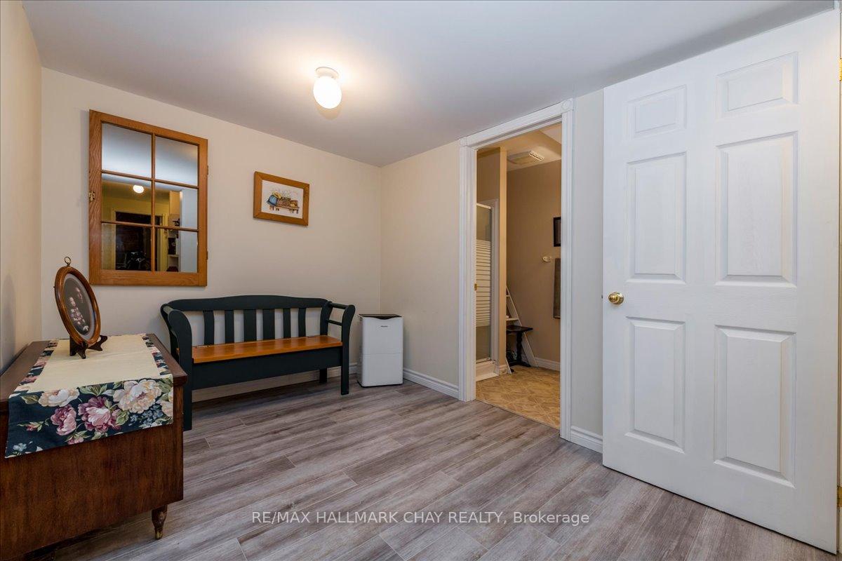 Photo 22 of 190 Pringle Drive, Barrie, Edgehill Drive — HOMEH