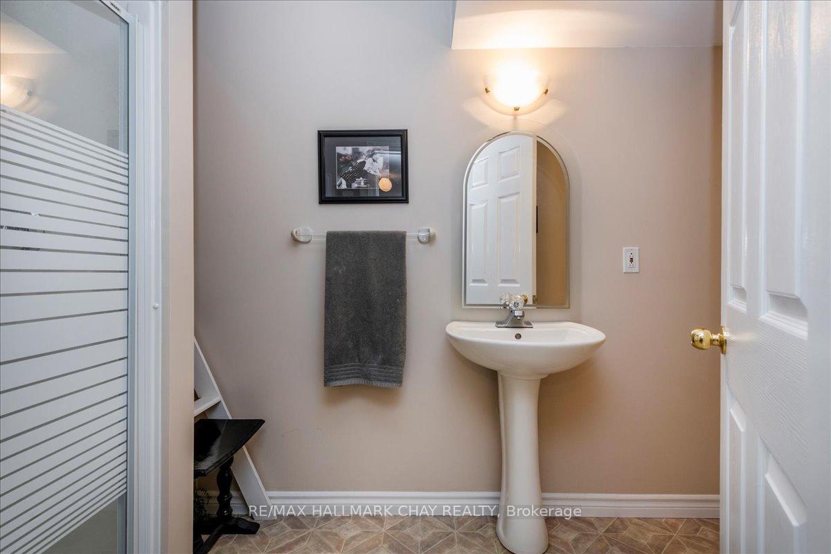 Photo 24 of 190 Pringle Drive, Barrie, Edgehill Drive — HOMEH