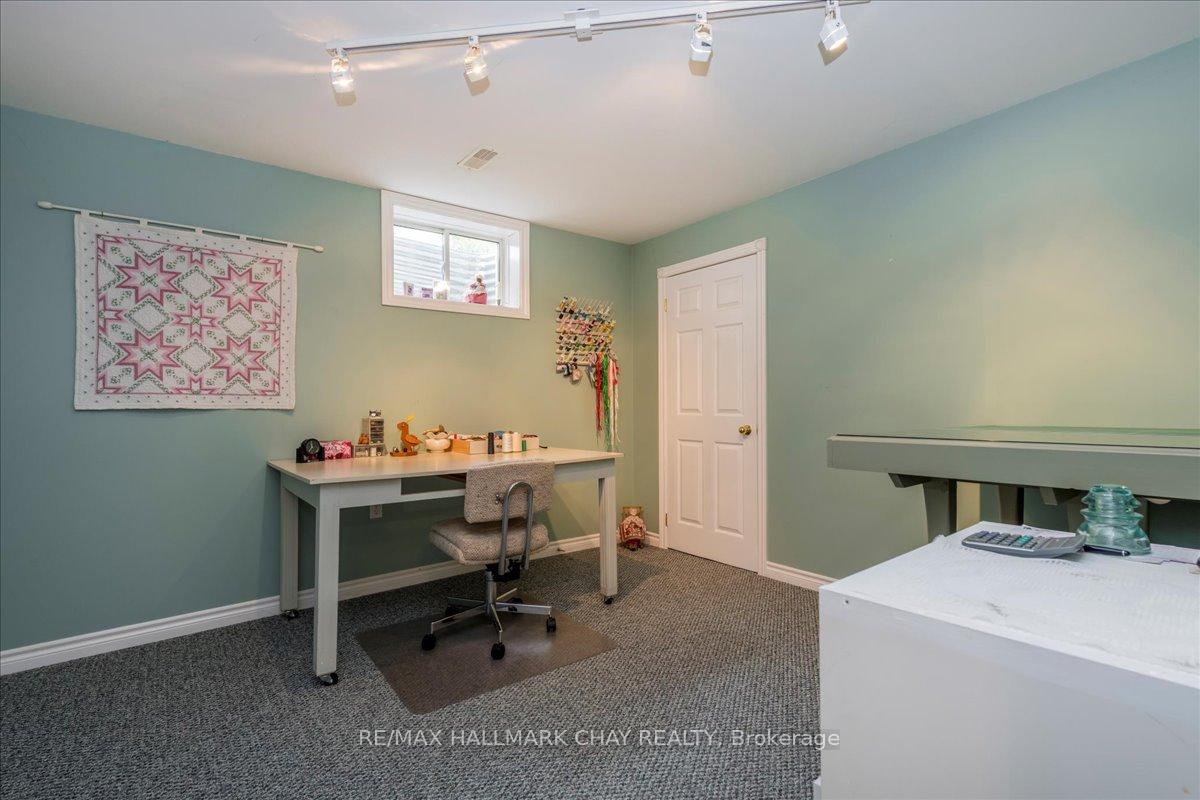 Photo 25 of 190 Pringle Drive, Barrie, Edgehill Drive — HOMEH