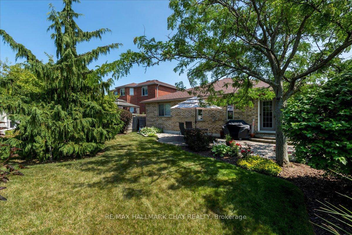 Photo 31 of 190 Pringle Drive, Barrie, Edgehill Drive — HOMEH
