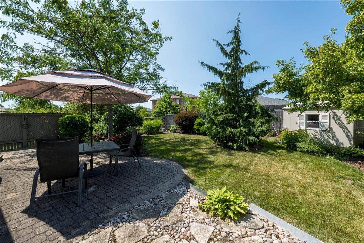 Photo 32 of 190 Pringle Drive, Barrie, Edgehill Drive — HOMEH