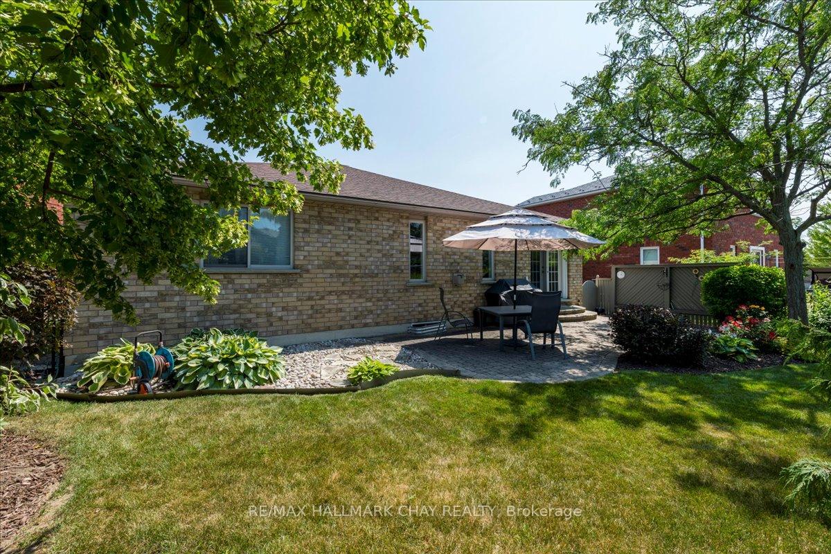 Photo 33 of 190 Pringle Drive, Barrie, Edgehill Drive — HOMEH