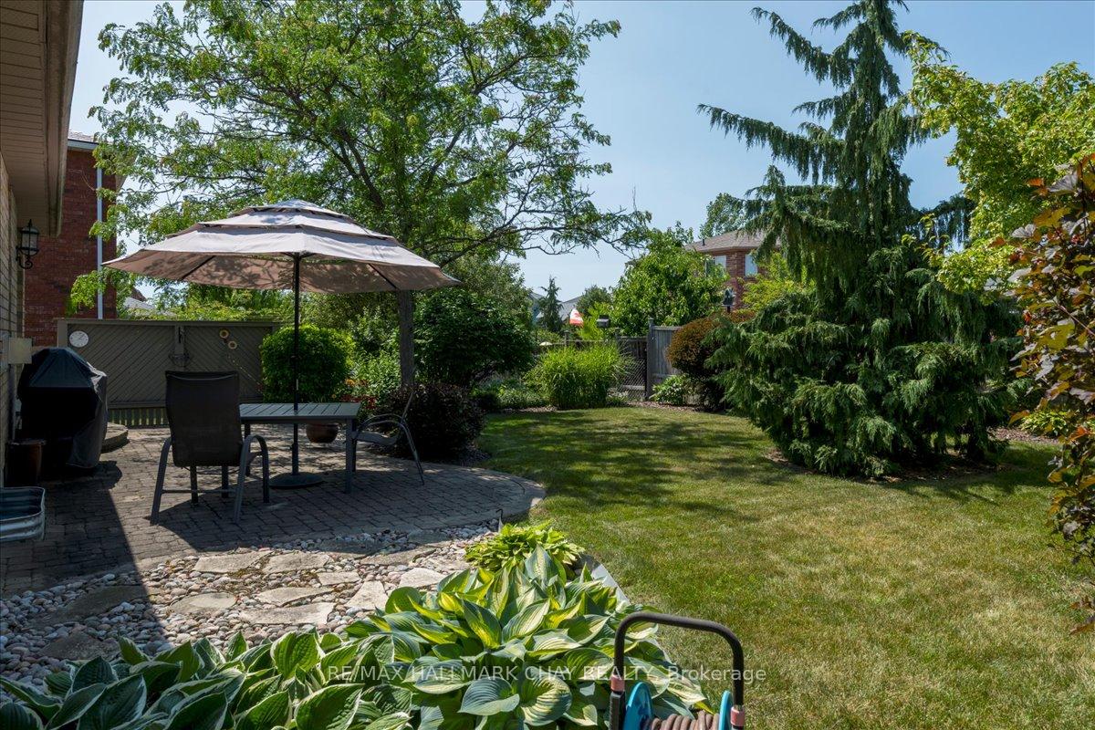 Photo 34 of 190 Pringle Drive, Barrie, Edgehill Drive — HOMEH