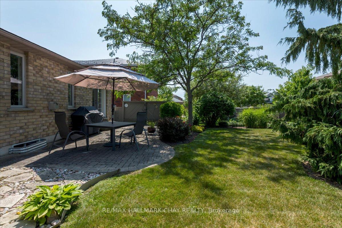 Photo 35 of 190 Pringle Drive, Barrie, Edgehill Drive — HOMEH