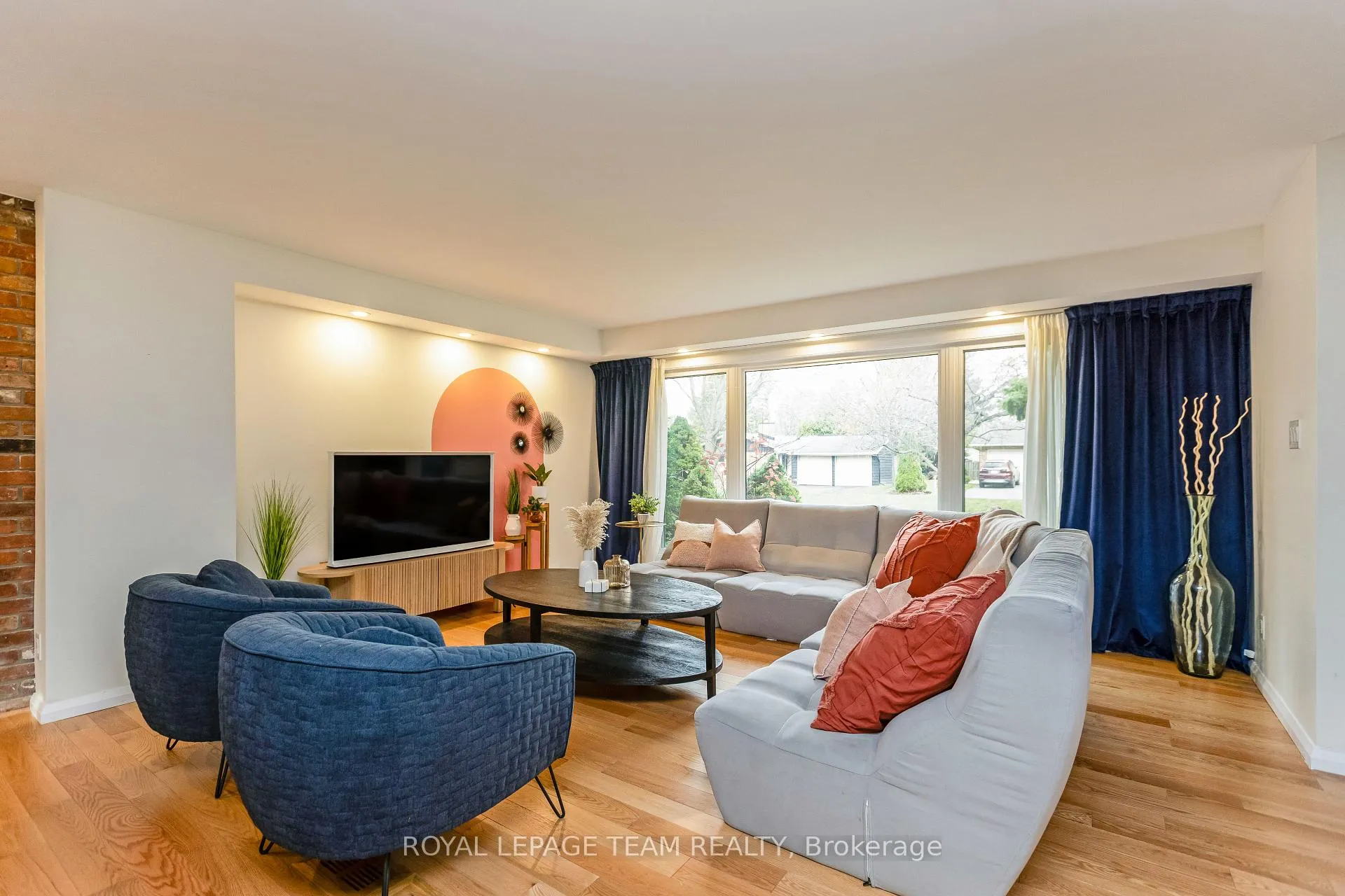 Photo 4 of 12 Pellan Crescent, Ottawa, Kanata - Beaverbrook — HOMEH