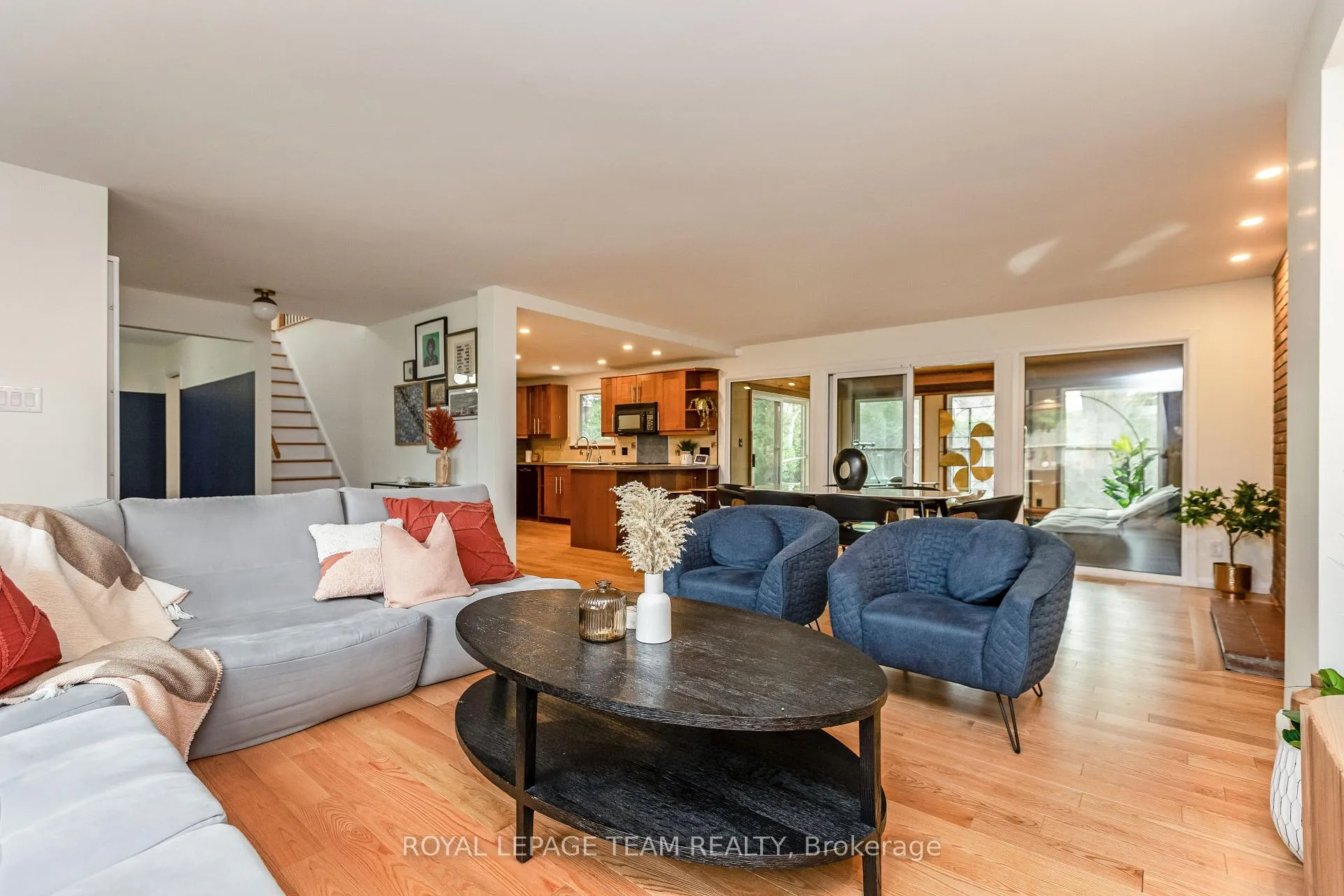 Photo 5 of 12 Pellan Crescent, Ottawa, Kanata - Beaverbrook — HOMEH