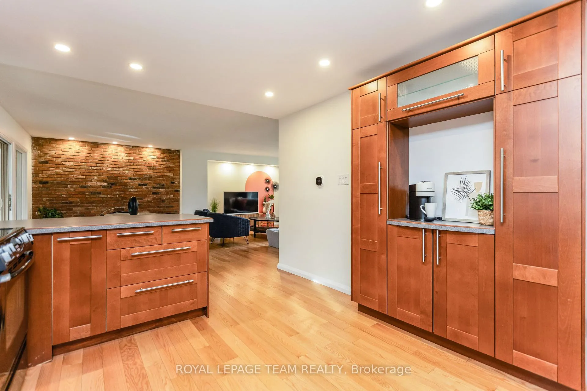 Photo 9 of 12 Pellan Crescent, Ottawa, Kanata - Beaverbrook — HOMEH