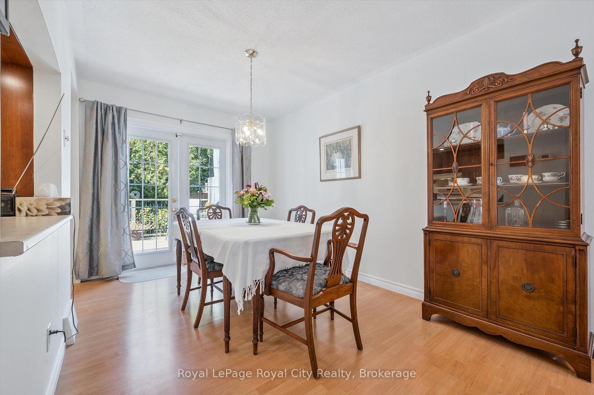 Photo 13 of 6 Fairmeadow Drive, Guelph, Willow West/Sugarbush/West Acres — HOMEH