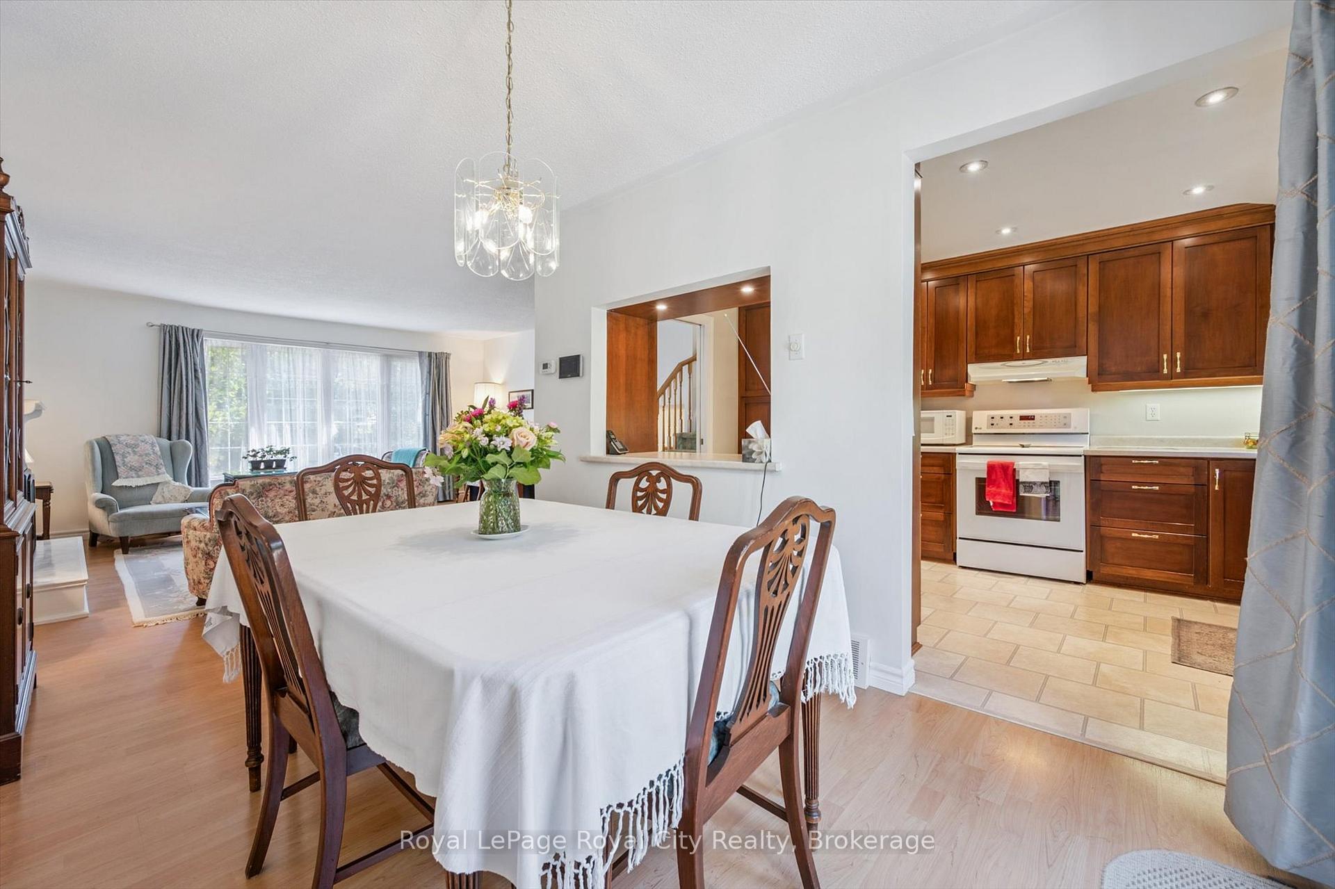 Photo 14 of 6 Fairmeadow Drive, Guelph, Willow West/Sugarbush/West Acres — HOMEH