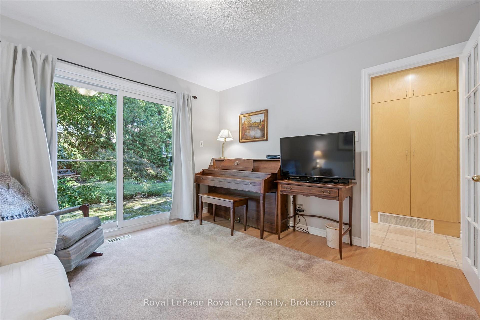 Photo 21 of 6 Fairmeadow Drive, Guelph, Willow West/Sugarbush/West Acres — HOMEH