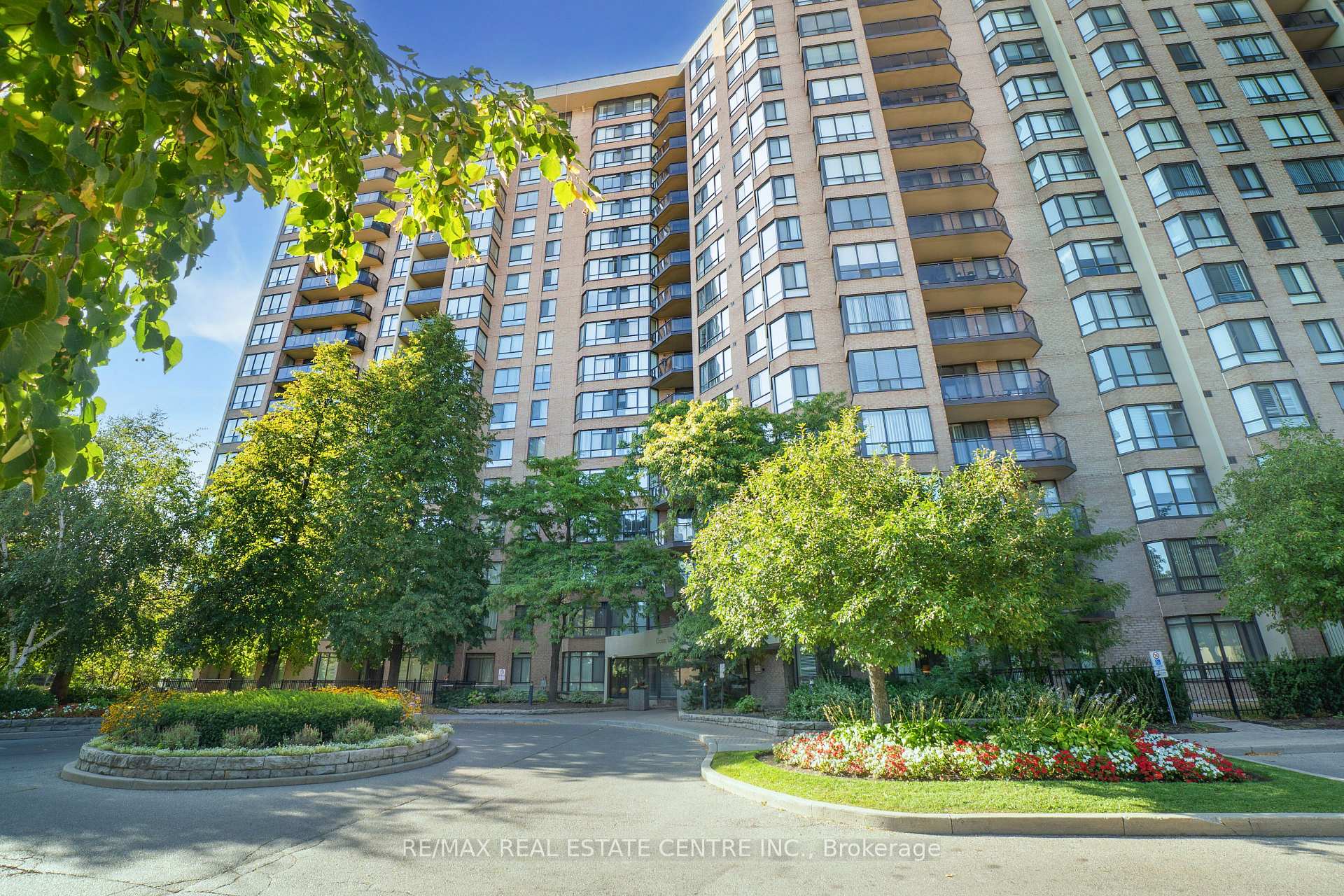 Front of Unit 802, 20 Cherrytree Drive