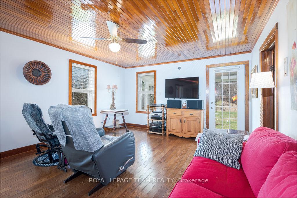 Photo 9 of 9754 511 Highway N, Lanark Highlands, Lanark Highlands (Darling) Twp — HOMEH
