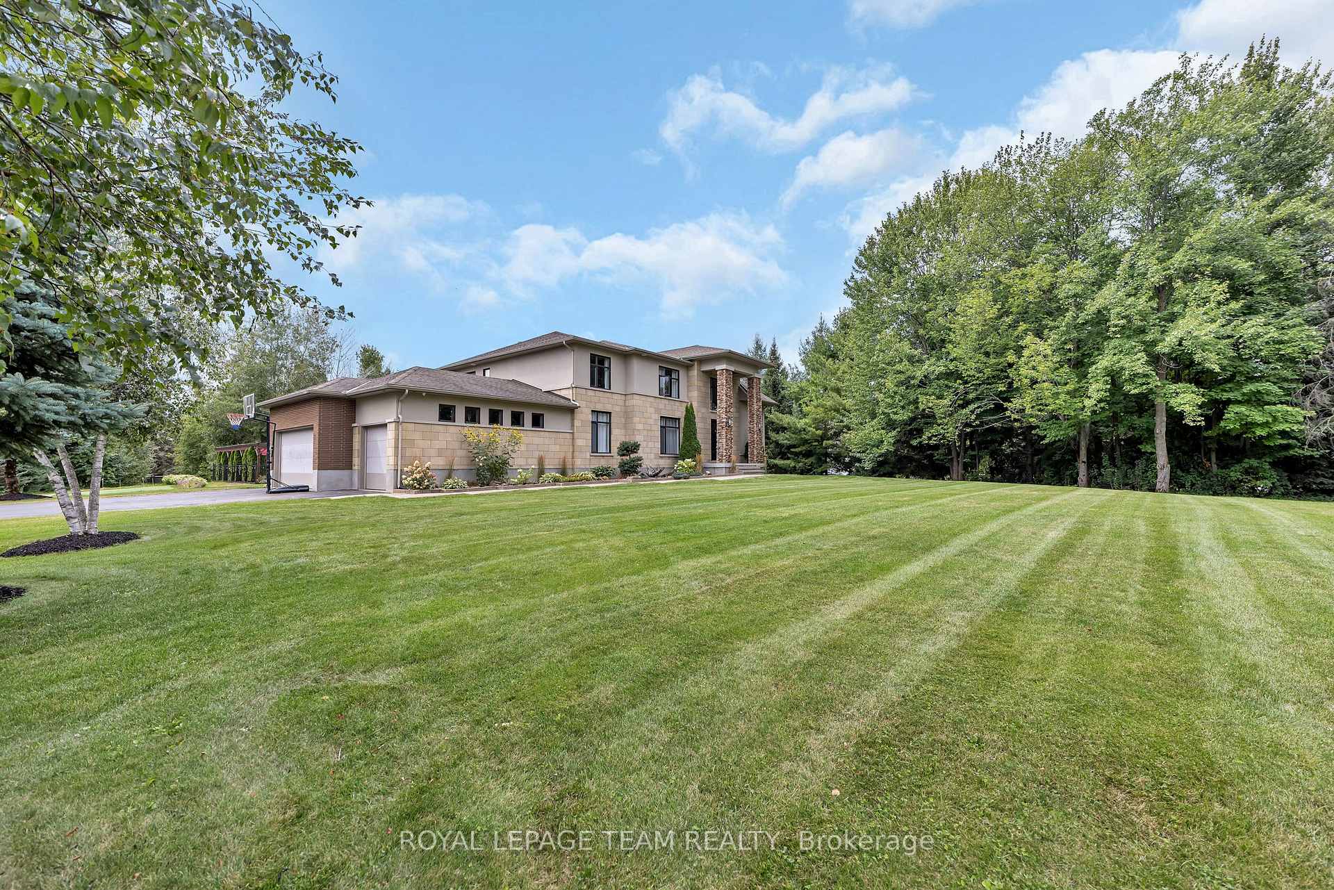 Photo 2 of 6290 Emerald Links Drive, Ottawa, Greely — HOMEH