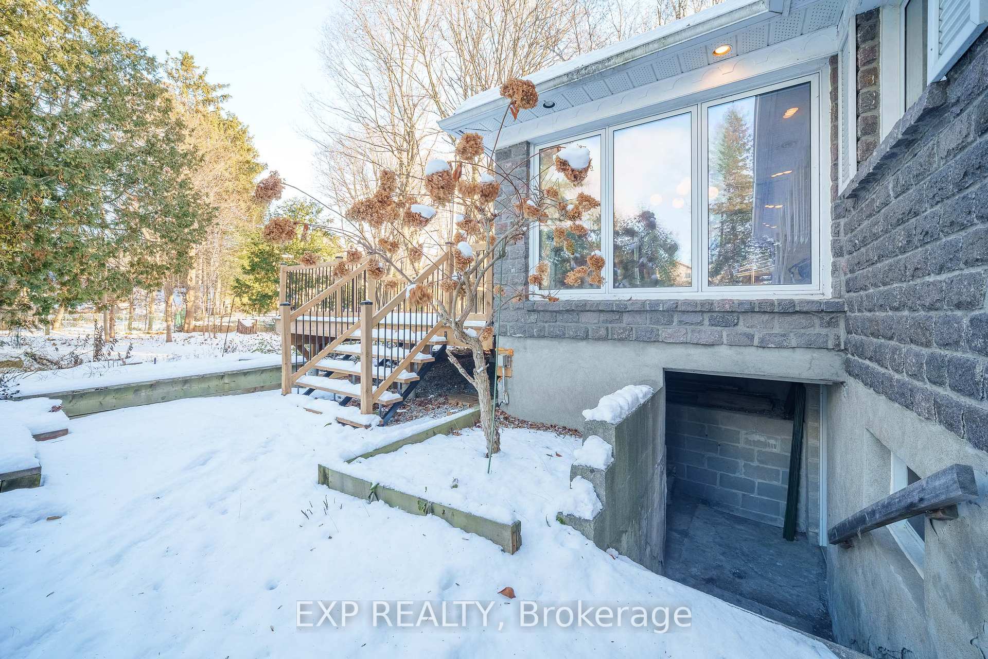 Photo 4 of 661 Blair Road, Ottawa, Rothwell Heights — HOMEH