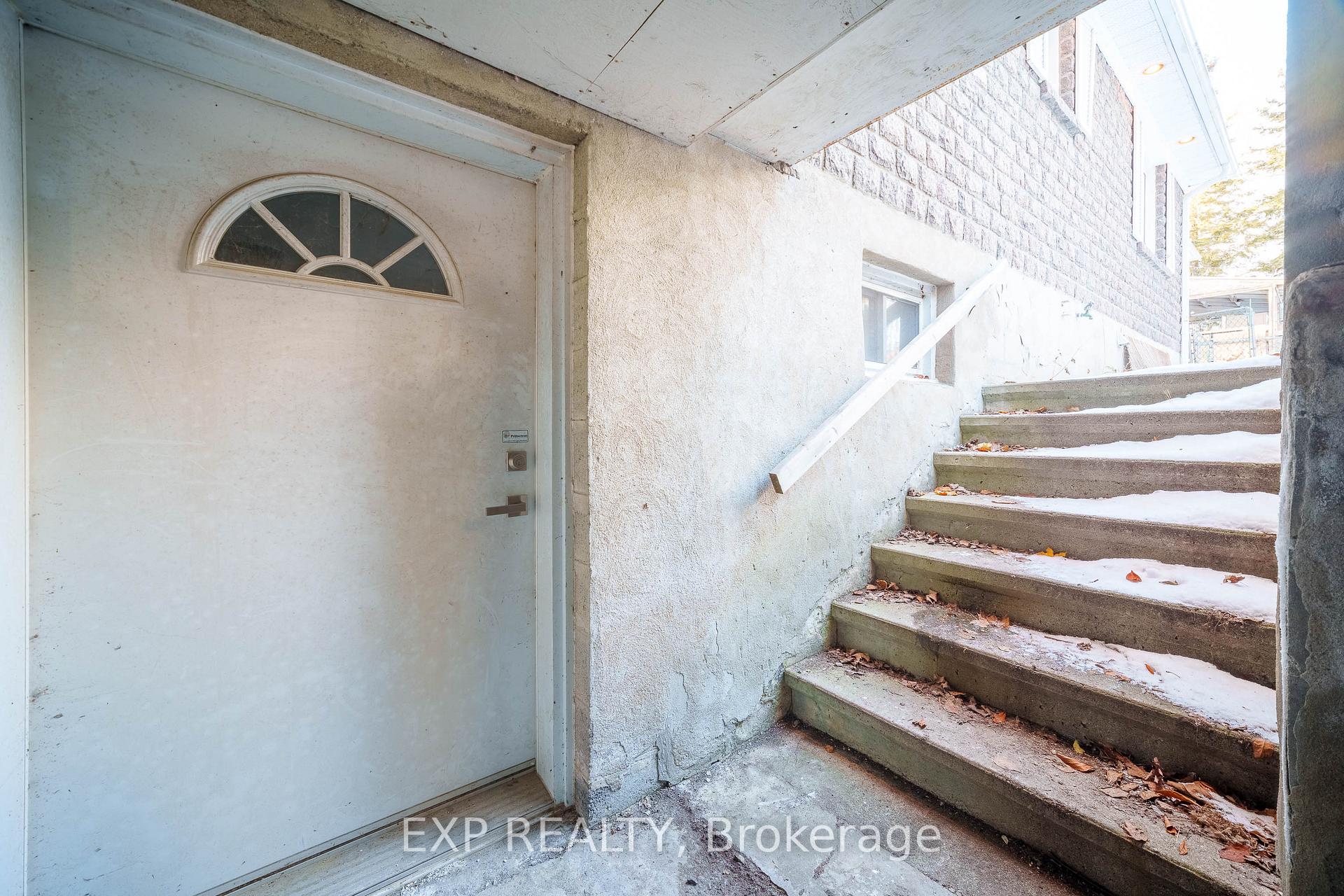 Photo 5 of 661 Blair Road, Ottawa, Rothwell Heights — HOMEH