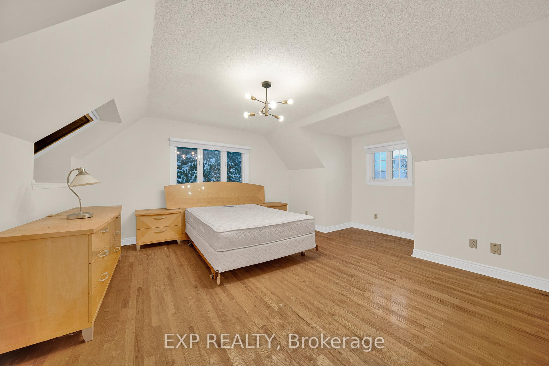 Photo 30 of 661 Blair Road, Ottawa, Rothwell Heights — HOMEH
