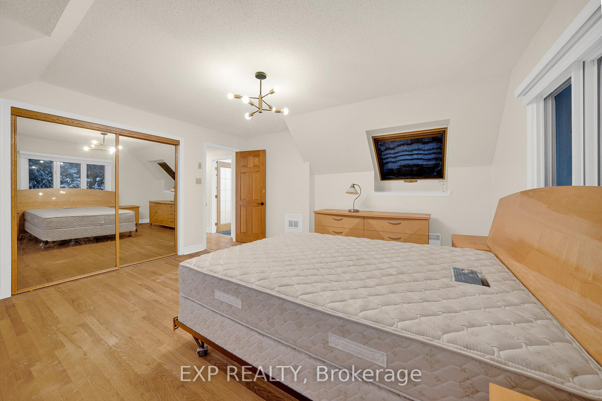 Photo 31 of 661 Blair Road, Ottawa, Rothwell Heights — HOMEH