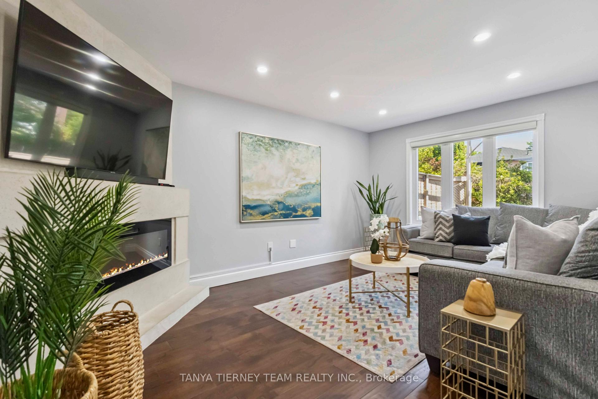 Photo 7 of 46 Foster Crescent, Whitby, Rolling Acres — HOMEH