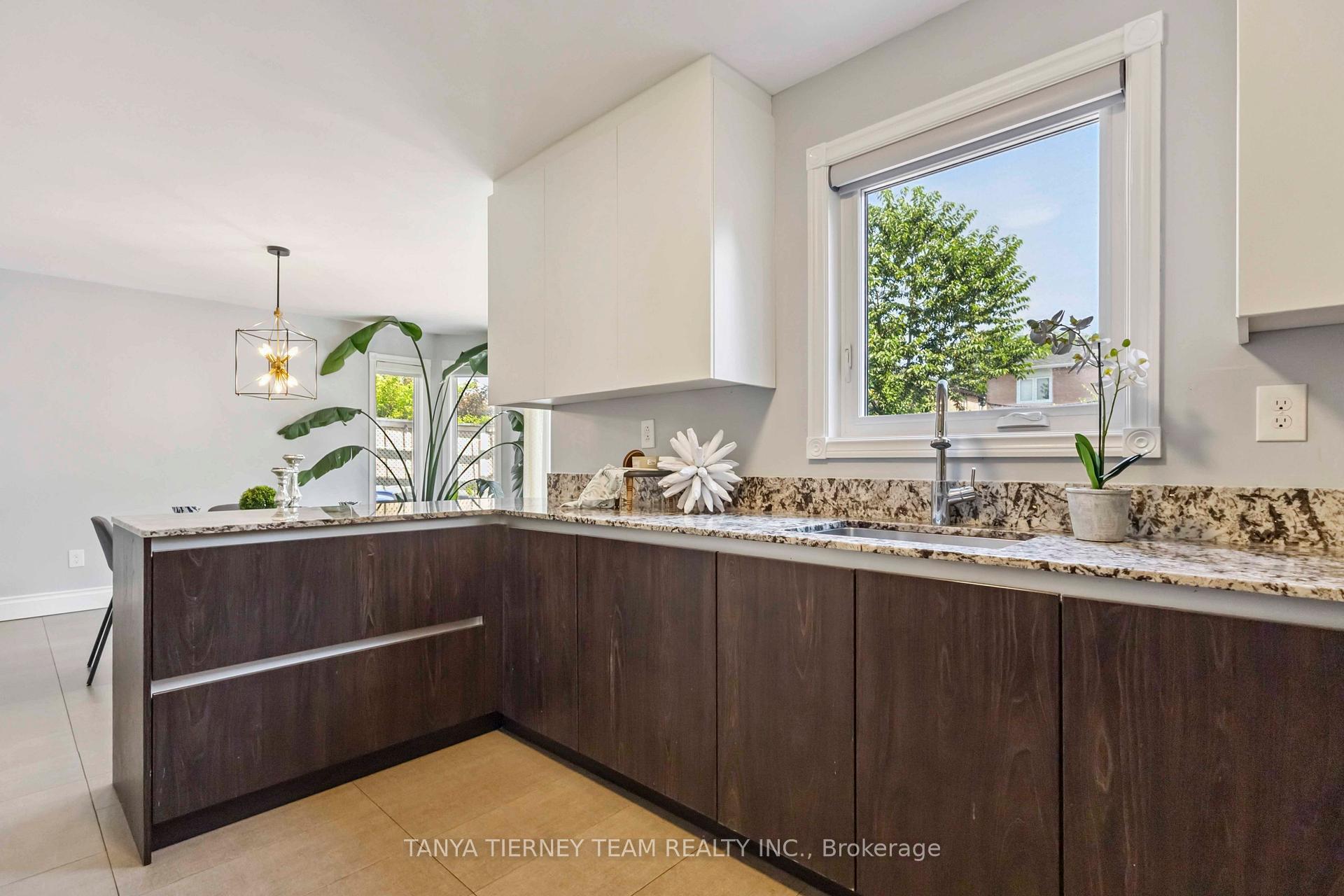 Photo 14 of 46 Foster Crescent, Whitby, Rolling Acres — HOMEH