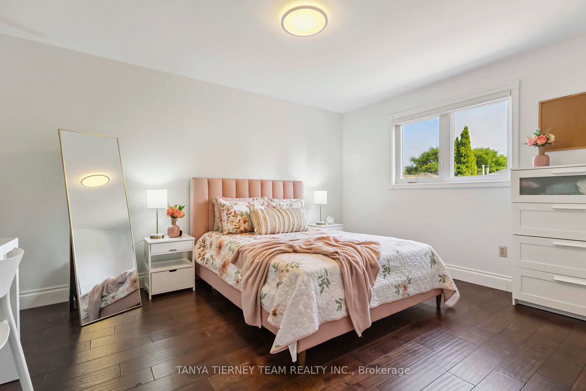 Photo 32 of 46 Foster Crescent, Whitby, Rolling Acres — HOMEH