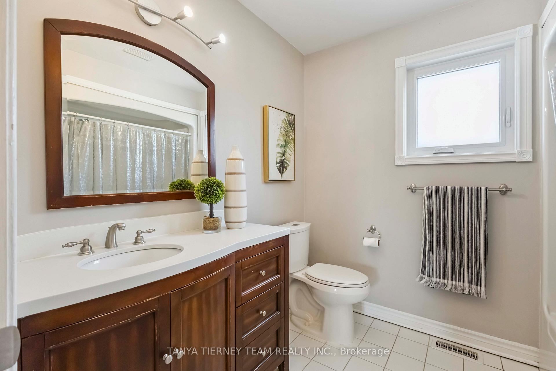 Photo 35 of 46 Foster Crescent, Whitby, Rolling Acres — HOMEH