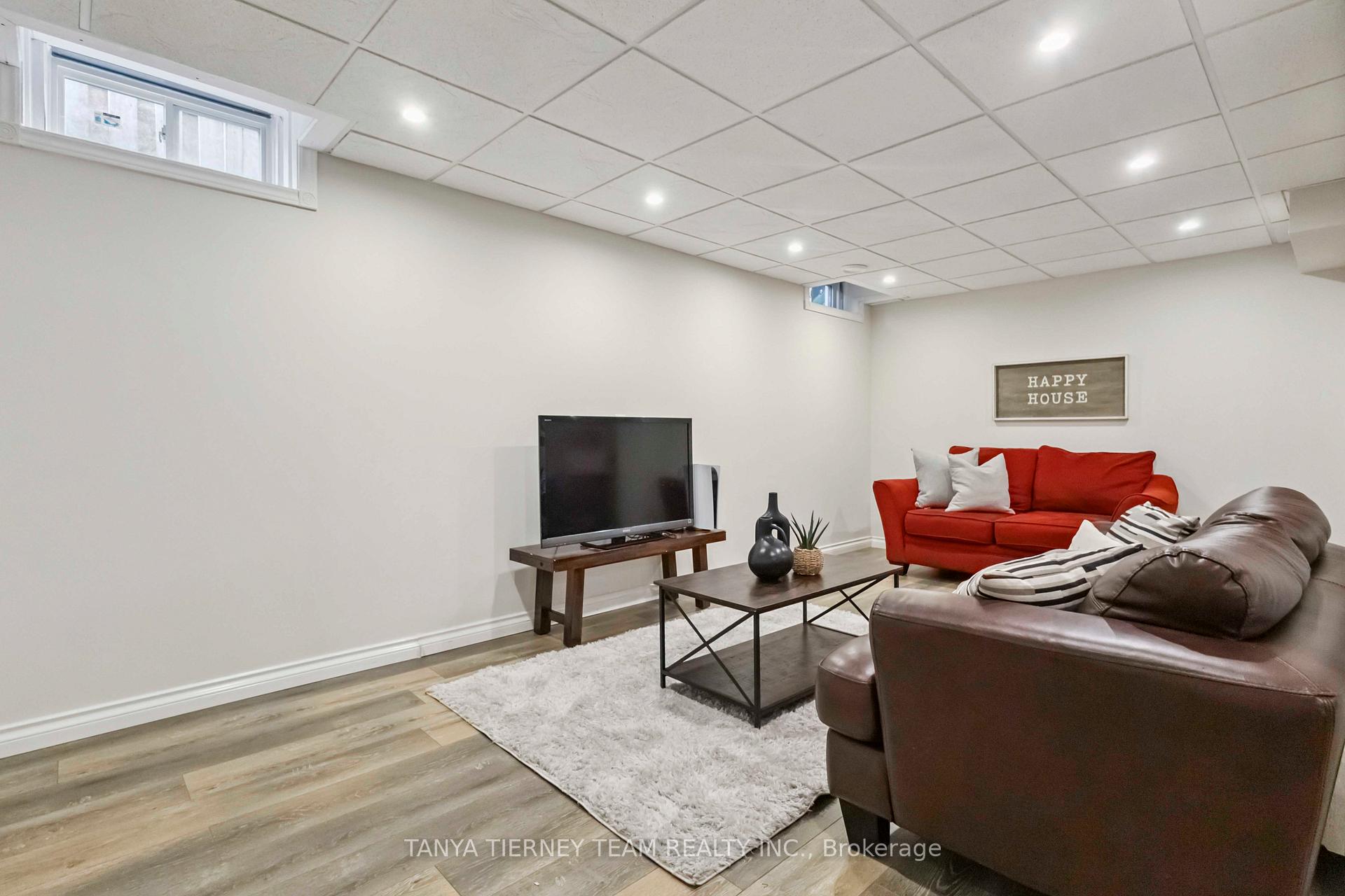 Photo 38 of 46 Foster Crescent, Whitby, Rolling Acres — HOMEH