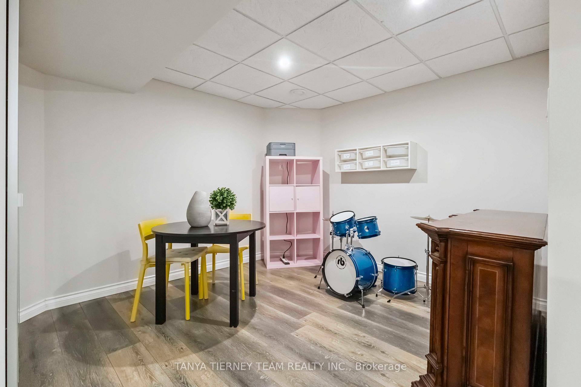 Photo 43 of 46 Foster Crescent, Whitby, Rolling Acres — HOMEH