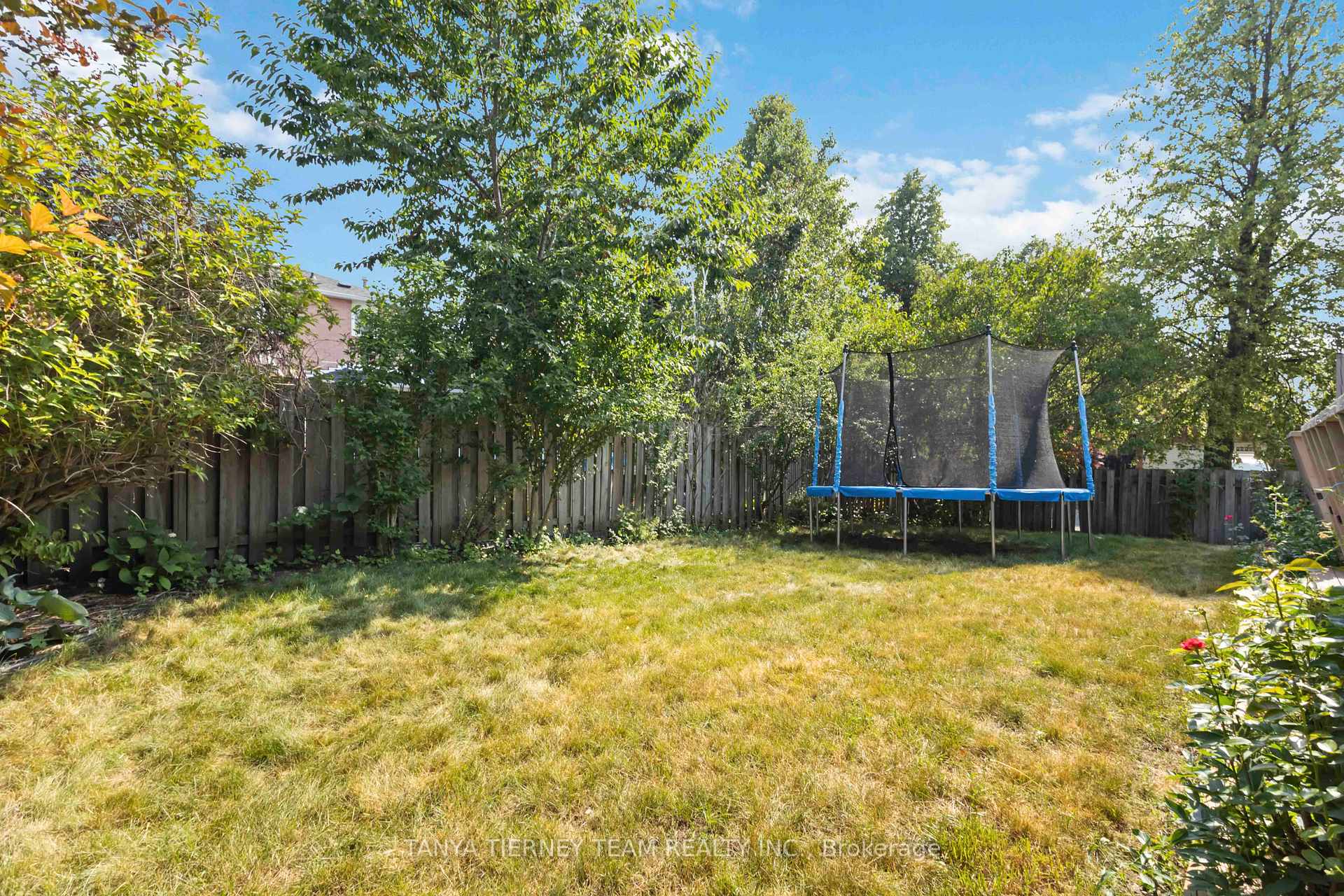 Photo 47 of 46 Foster Crescent, Whitby, Rolling Acres — HOMEH