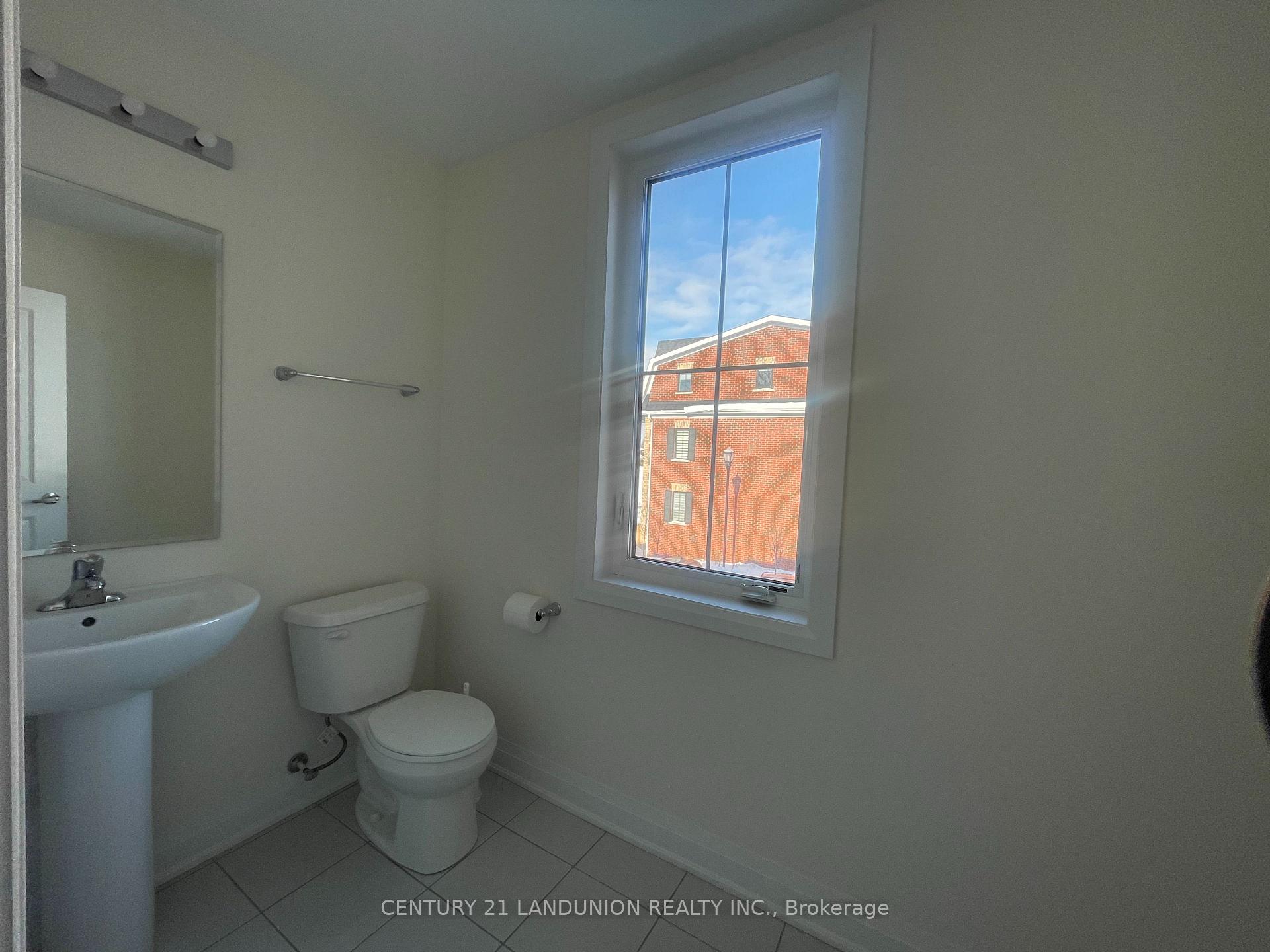 Photo 17 of 17 McConaghy Court, Vaughan, Maple — HOMEH
