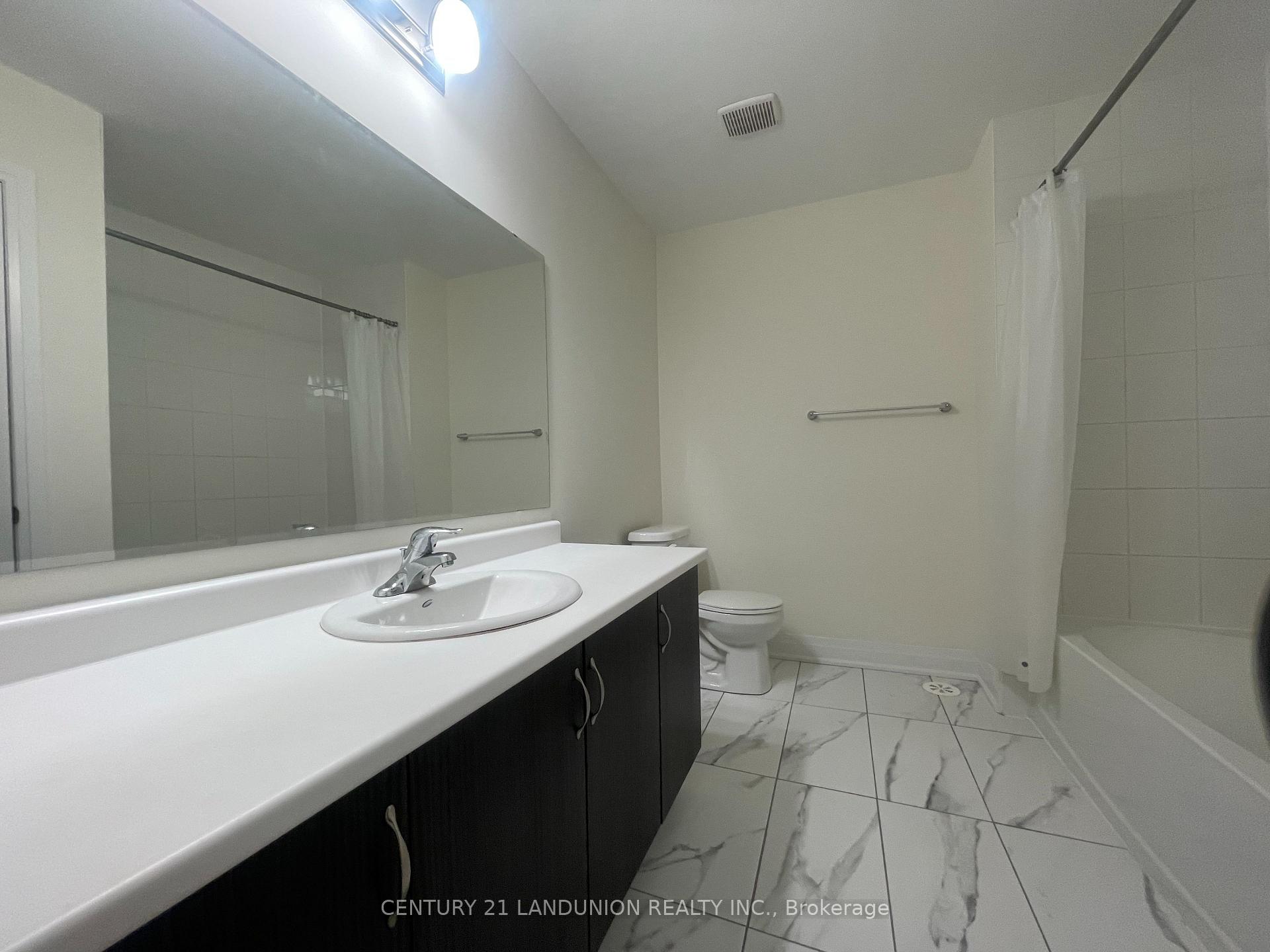 Photo 25 of 17 McConaghy Court, Vaughan, Maple — HOMEH