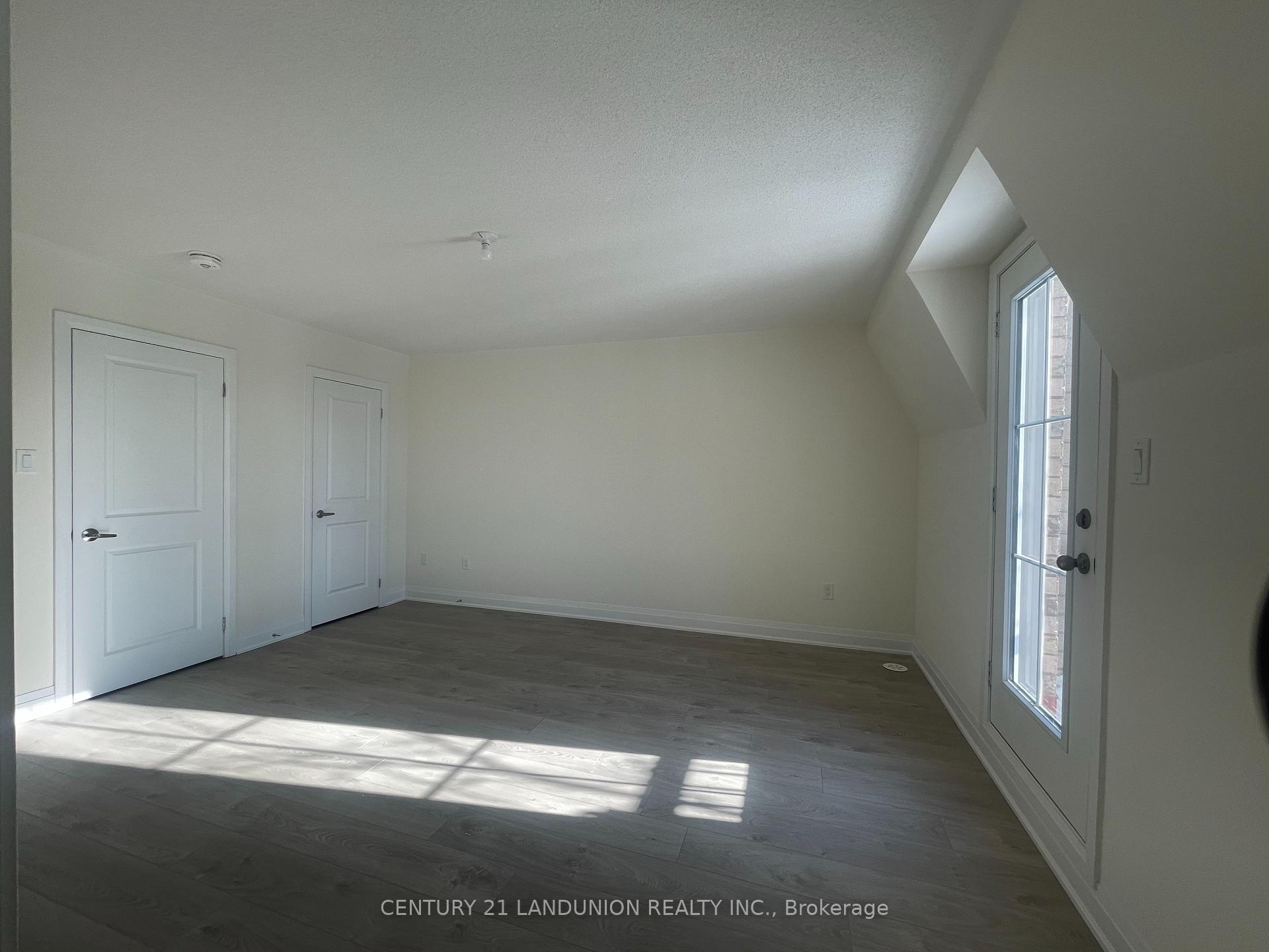 Photo 29 of 17 McConaghy Court, Vaughan, Maple — HOMEH