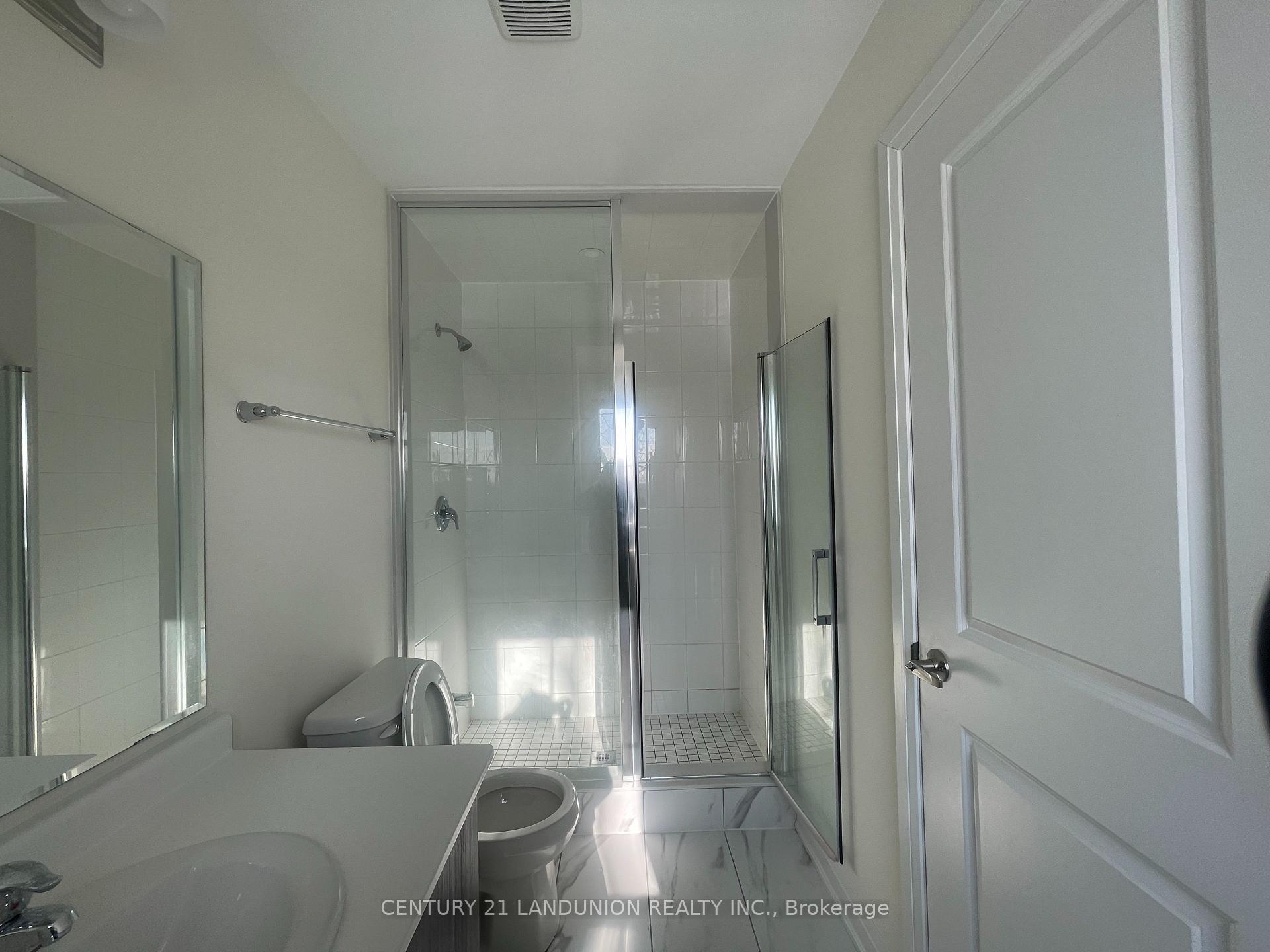 Photo 32 of 17 McConaghy Court, Vaughan, Maple — HOMEH