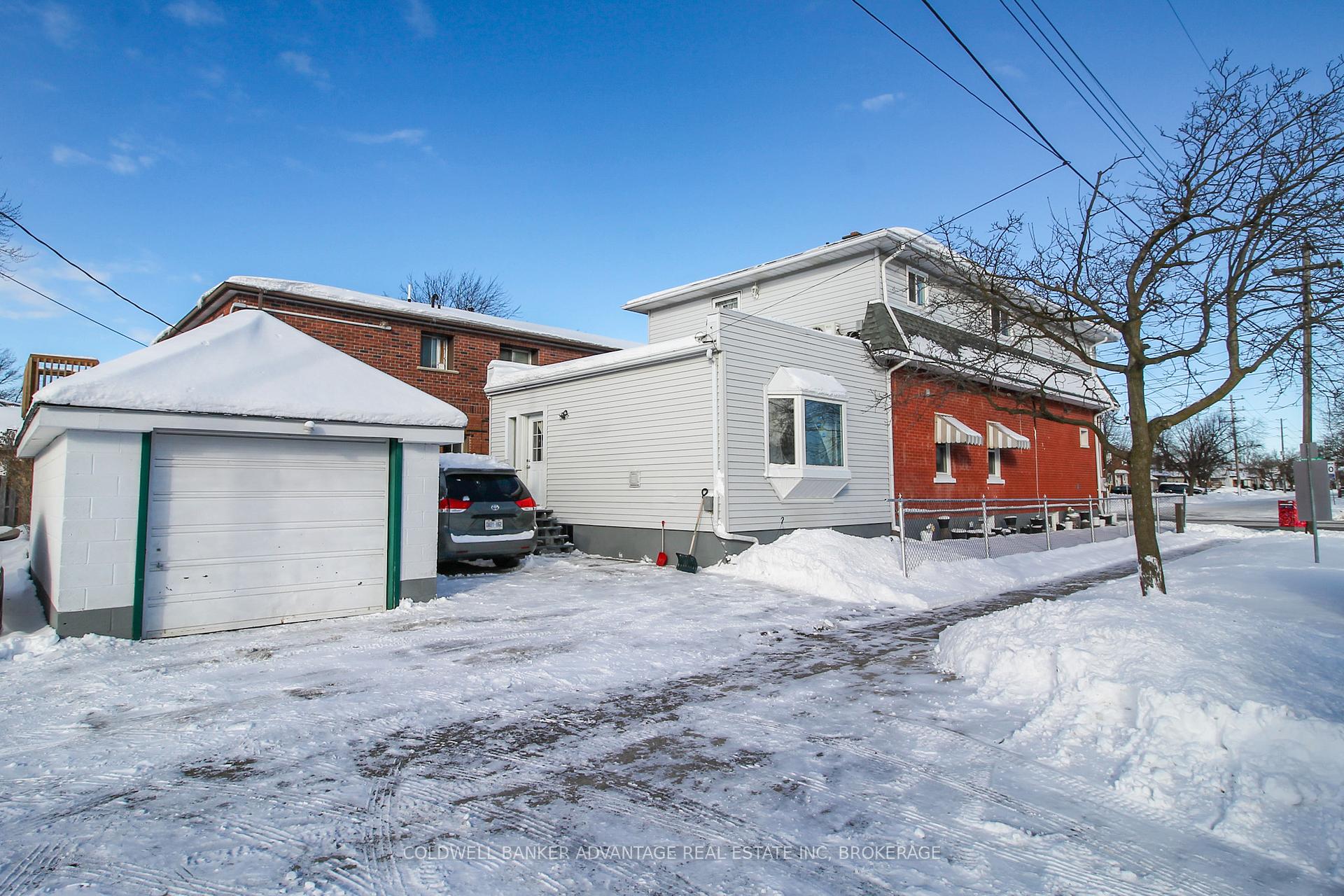 Photo 2 of 534 Lincoln Street, Welland, Lincoln/Crowland — HOMEH