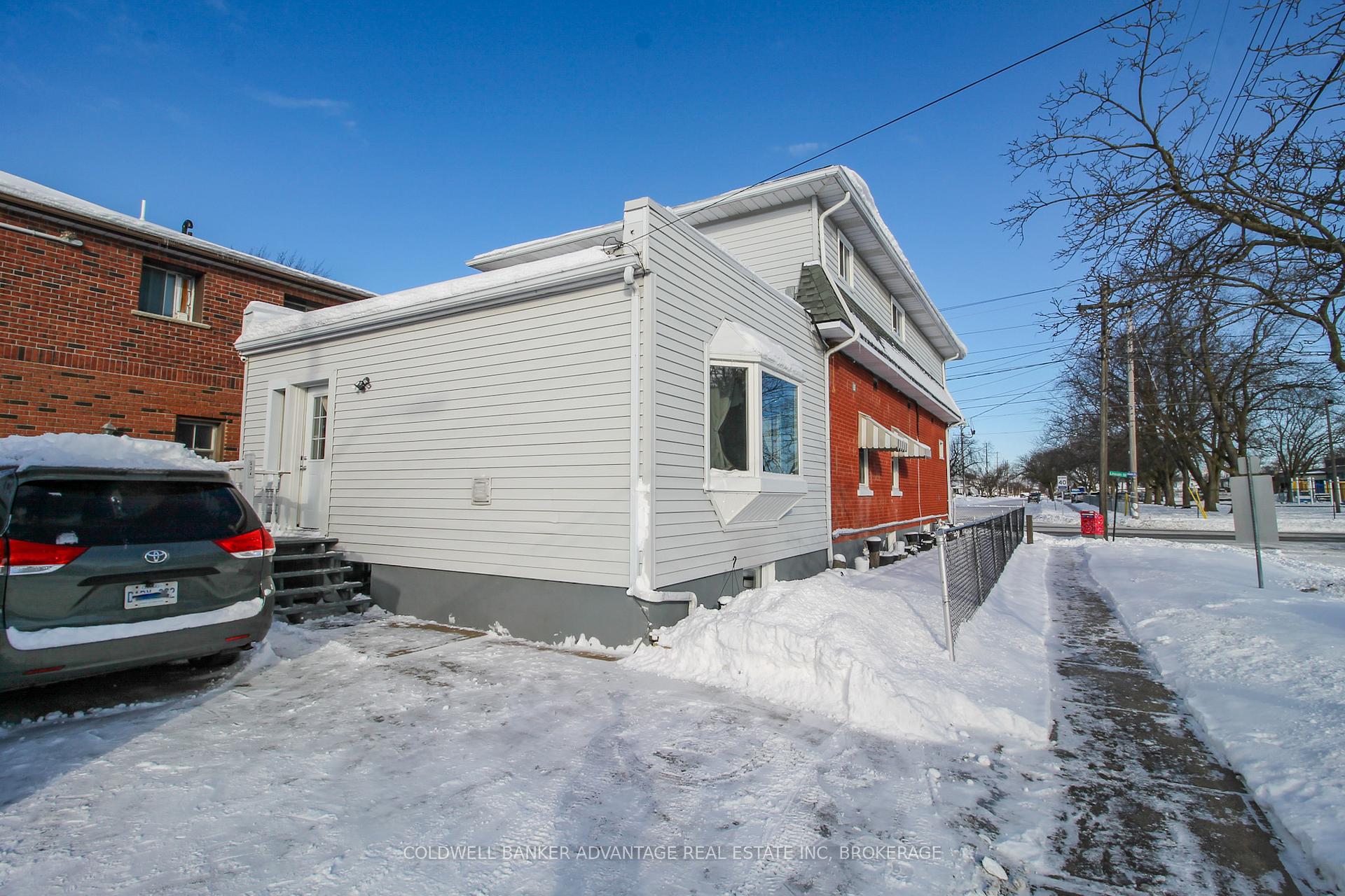 Photo 5 of 534 Lincoln Street, Welland, Lincoln/Crowland — HOMEH