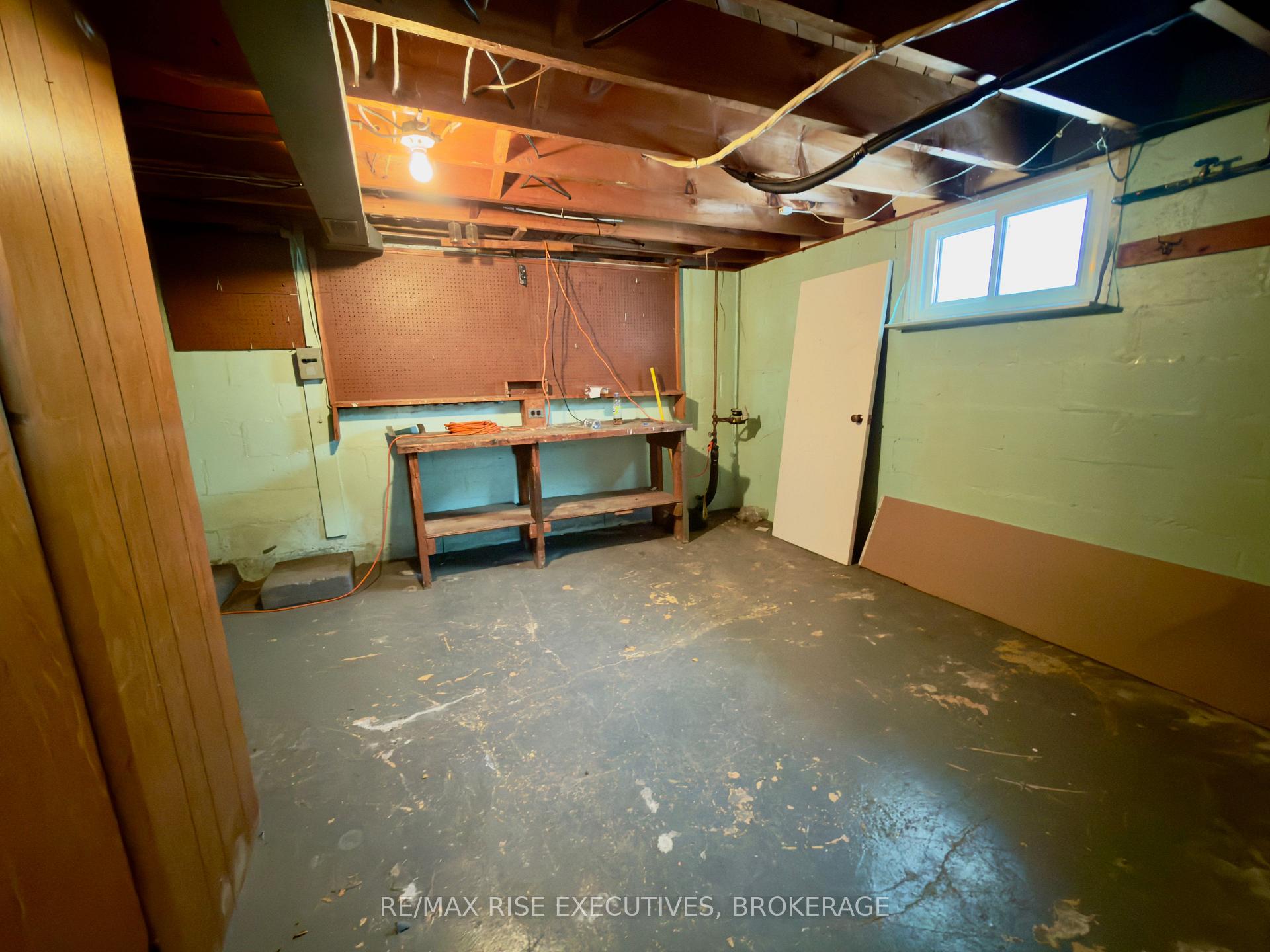 Photo 15 of 2073 Bath Road, Kingston, City Southwest — HOMEH