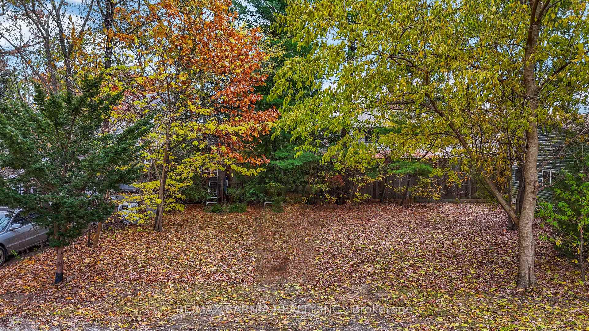 Photo 2 of 1556 Marjories Way, Sarnia — HOMEH