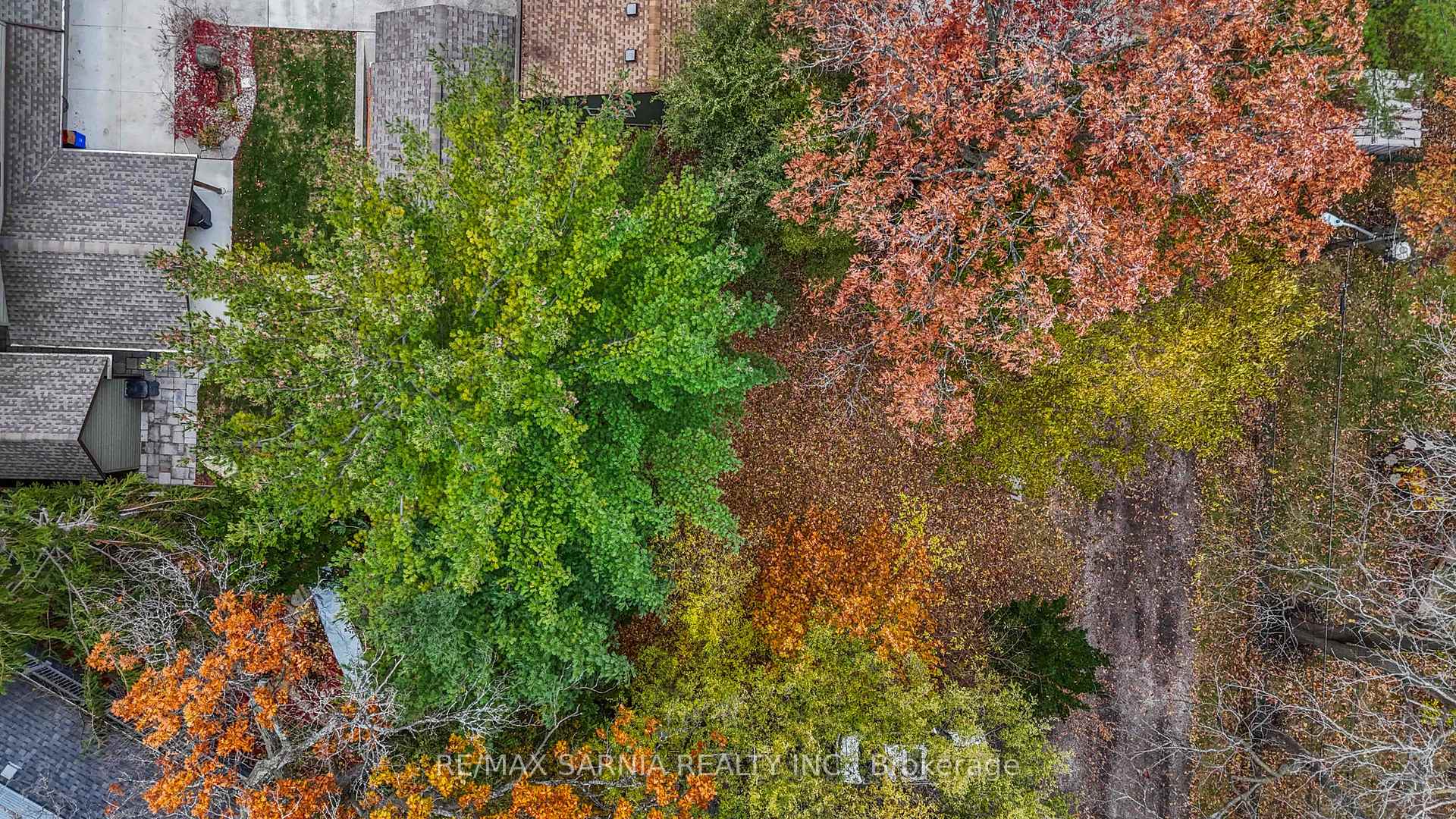 Photo 7 of 1556 Marjories Way, Sarnia — HOMEH