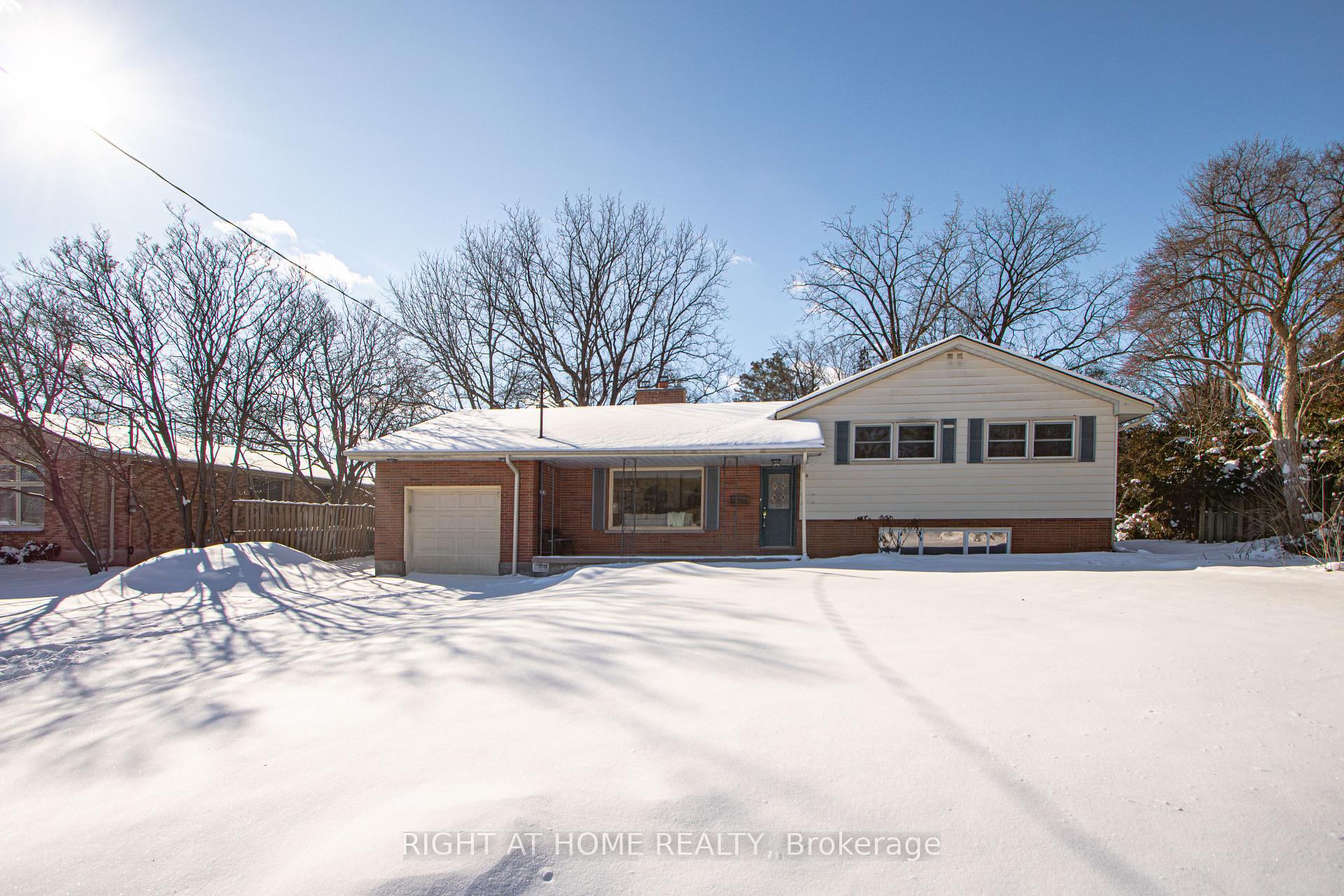 Front of 26 Wychwood Park