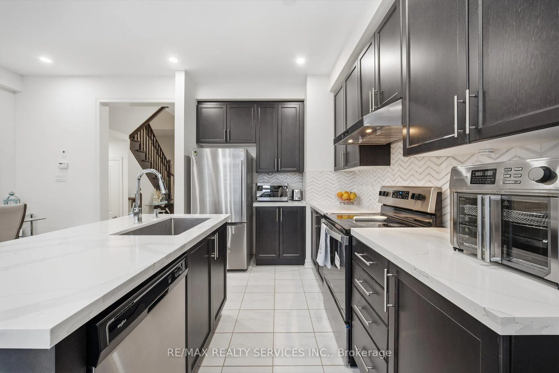 Photo 10 of 127 Adventura Road, Brampton, Northwest Brampton — HOMEH