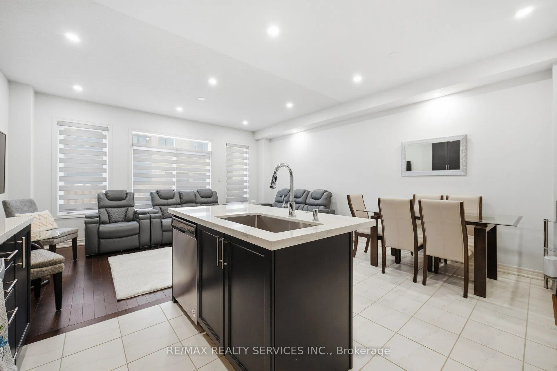 Photo 11 of 127 Adventura Road, Brampton, Northwest Brampton — HOMEH
