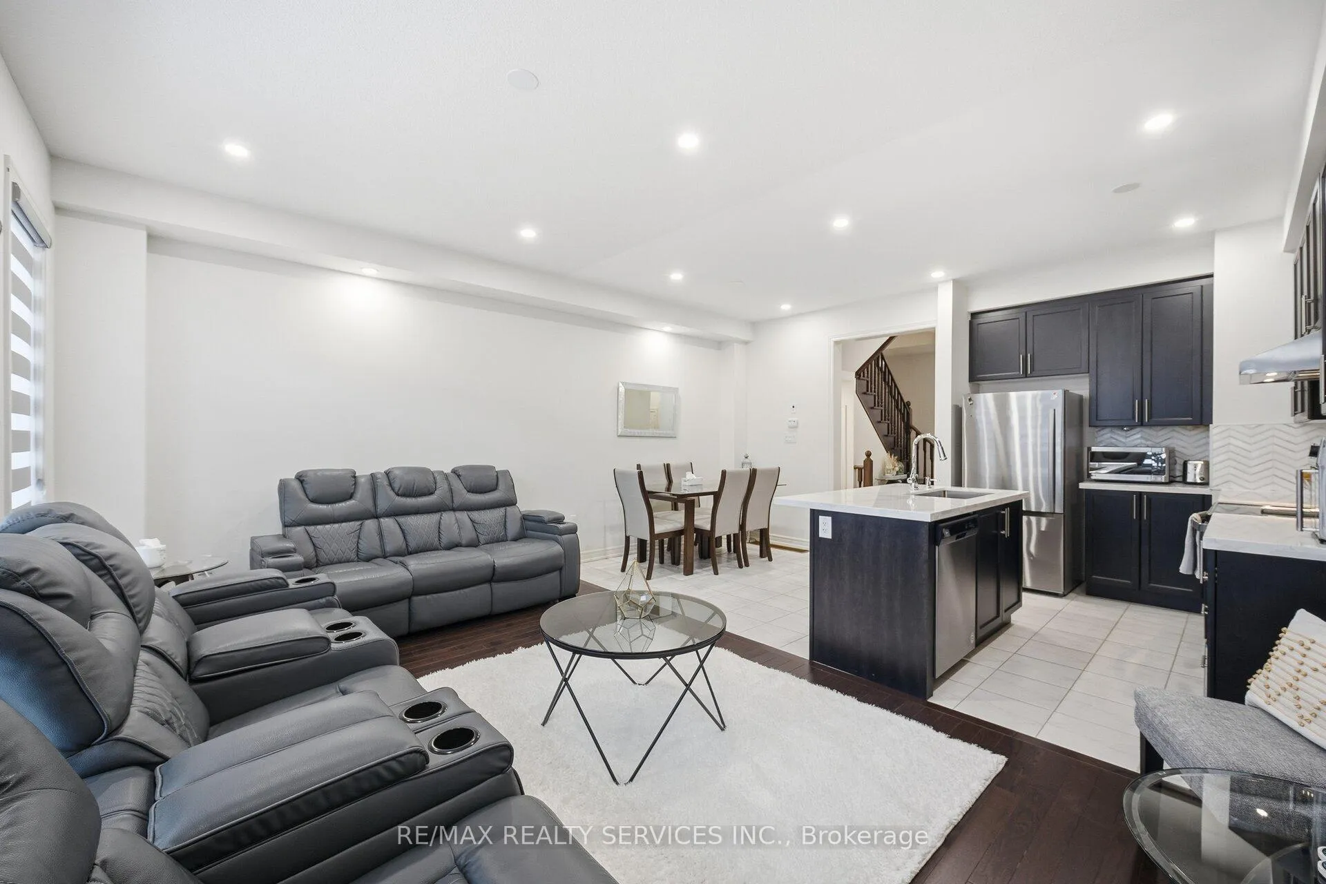 Photo 16 of 127 Adventura Road, Brampton, Northwest Brampton — HOMEH