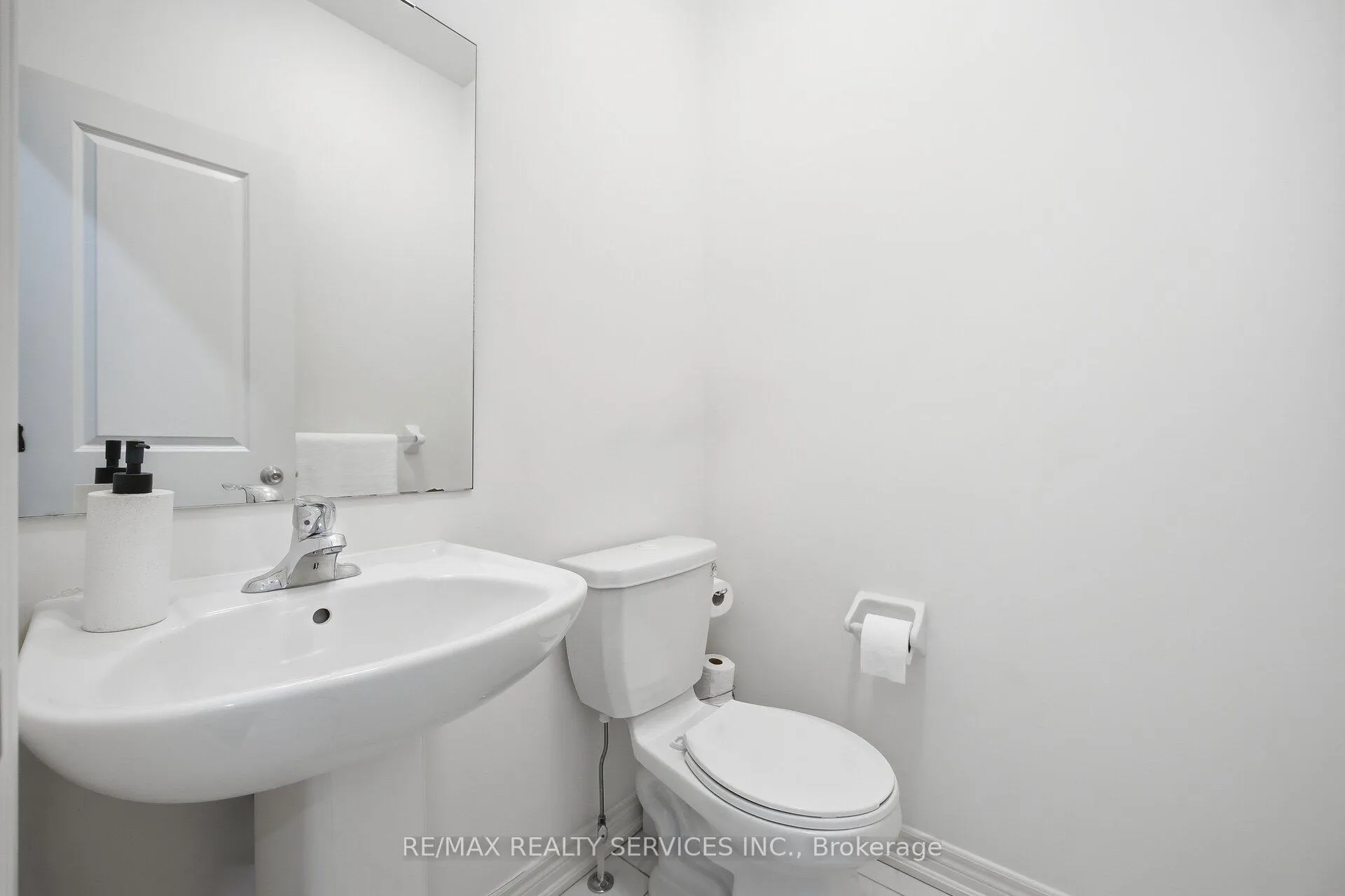 Photo 33 of 127 Adventura Road, Brampton, Northwest Brampton — HOMEH