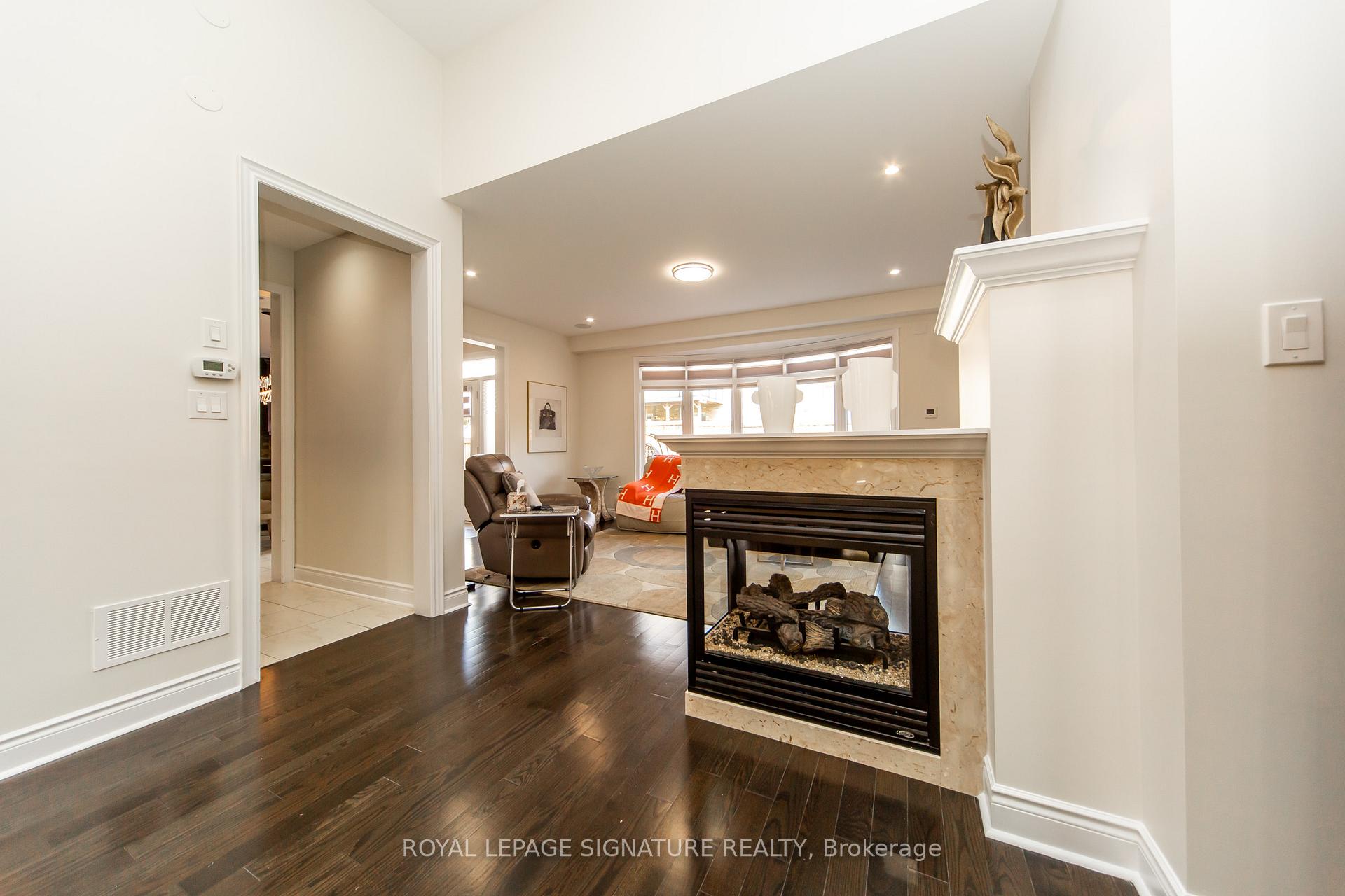 Photo 8 of 37 Royal West Drive, Brampton, Credit Valley — HOMEH
