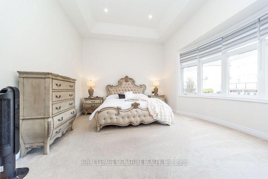 Photo 9 of 37 Royal West Drive, Brampton, Credit Valley — HOMEH