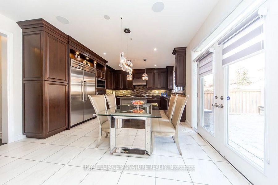 Photo 10 of 37 Royal West Drive, Brampton, Credit Valley — HOMEH