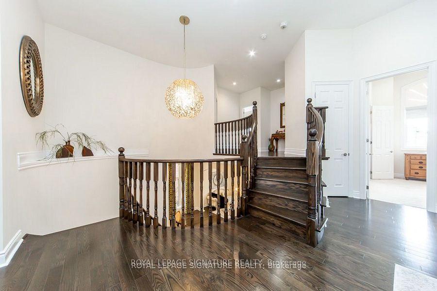Photo 14 of 37 Royal West Drive, Brampton, Credit Valley — HOMEH
